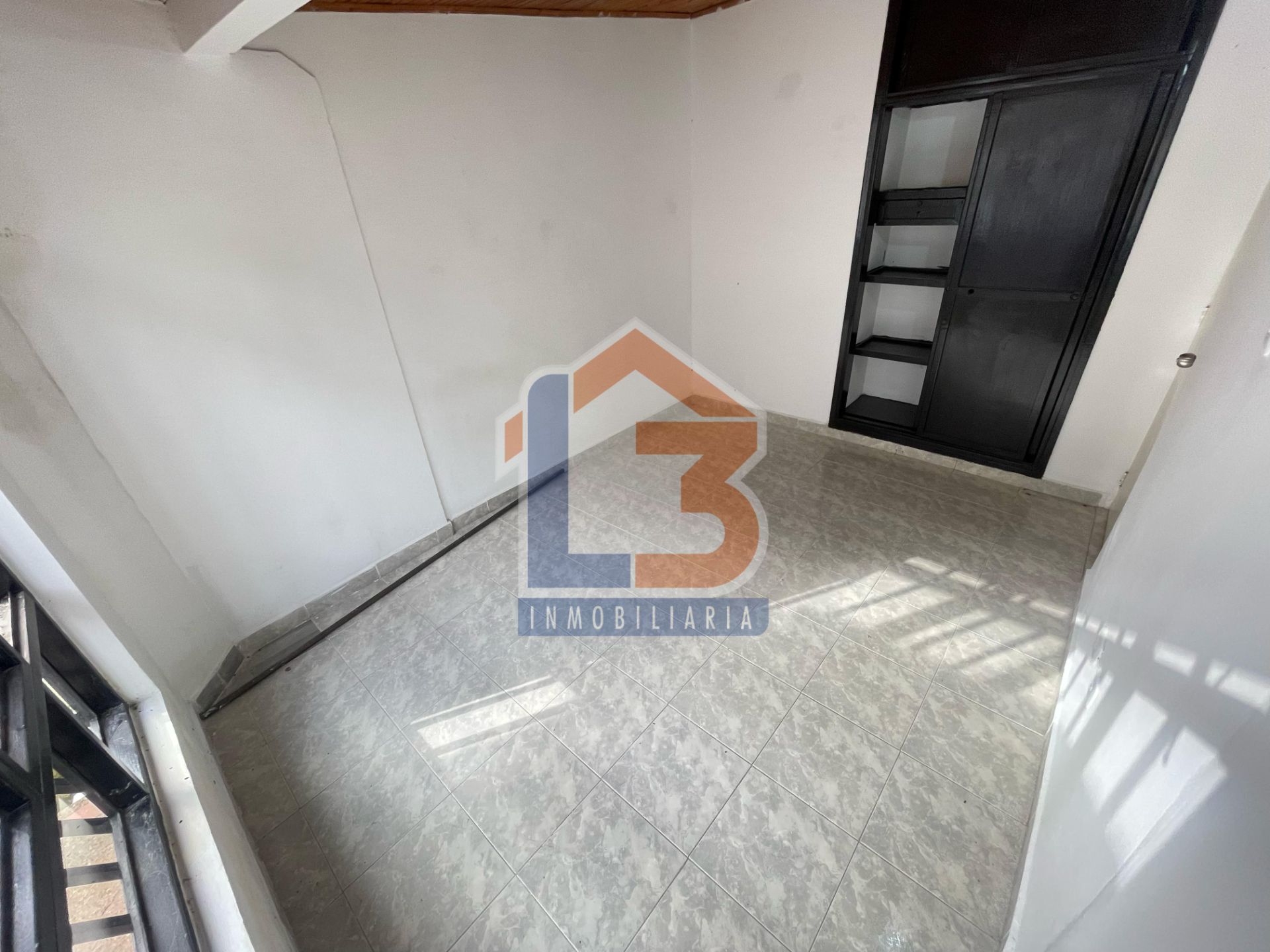 SE VENDE CASA EN EL SECTOR LIMONAR 22..jpg