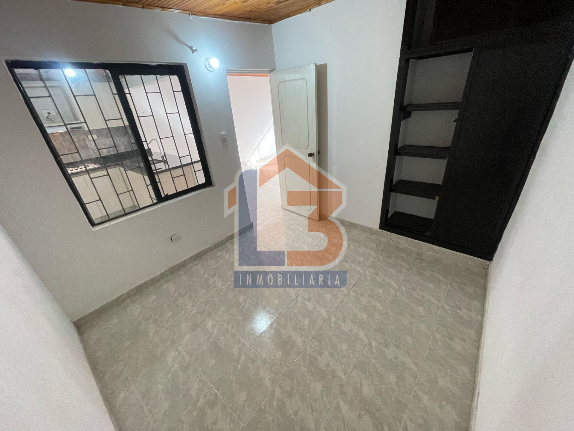 SE VENDE CASA EN EL SECTOR LIMONAR 21..jpg