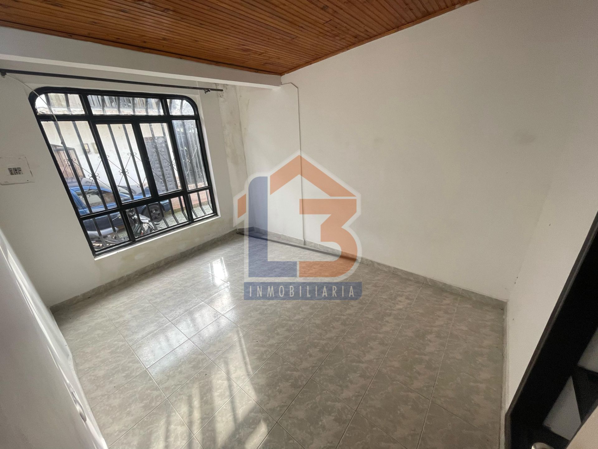 SE VENDE CASA EN EL SECTOR LIMONAR 20..jpg