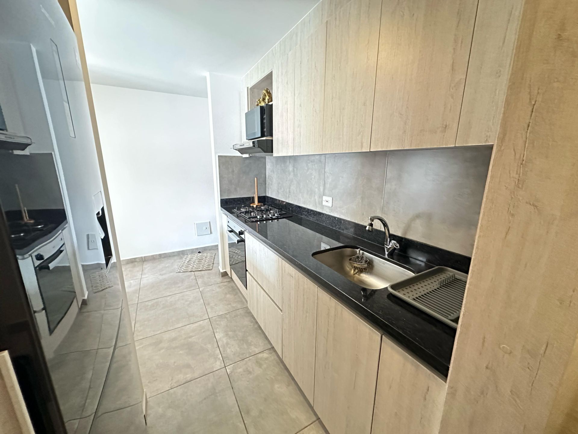 Hermoso apartamento amoblado moderno y lujoso en avenida centenario  (6).jpg