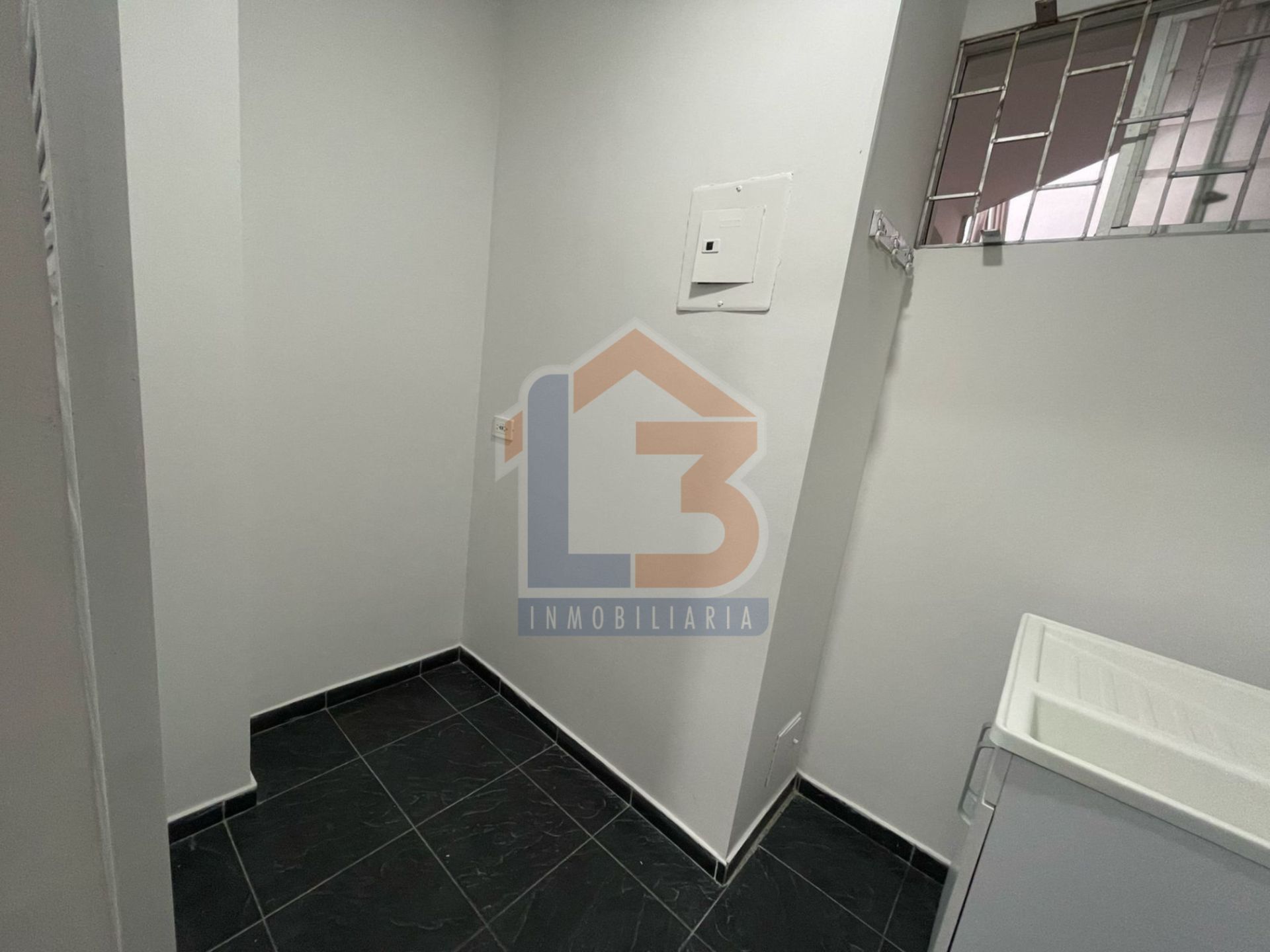 SE VENDE APTO EN EL SECTOR LA CASTELLANA 28..jpg