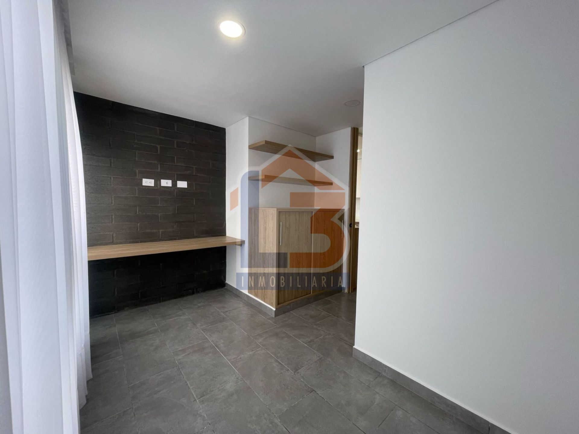 SE VENDE APTO  EN EL SECTOR LA CASTELLANA 8..jpg