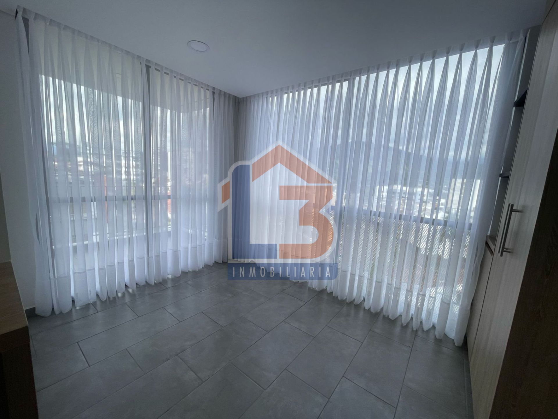 SE VENDE APTO  EN EL SECTOR LA CASTELLANA 16..jpg