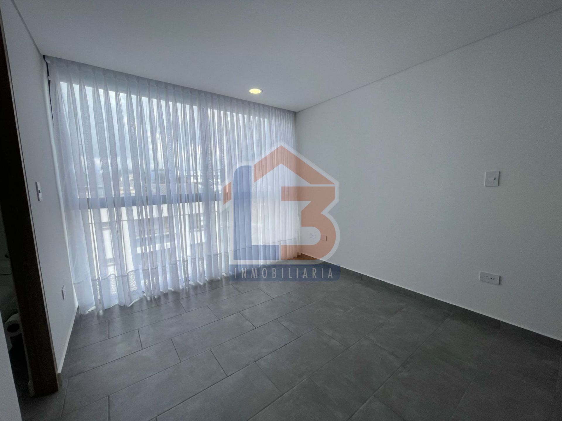 SE VENDE APTO  EN EL SECTOR LA CASTELLANA 19..jpg