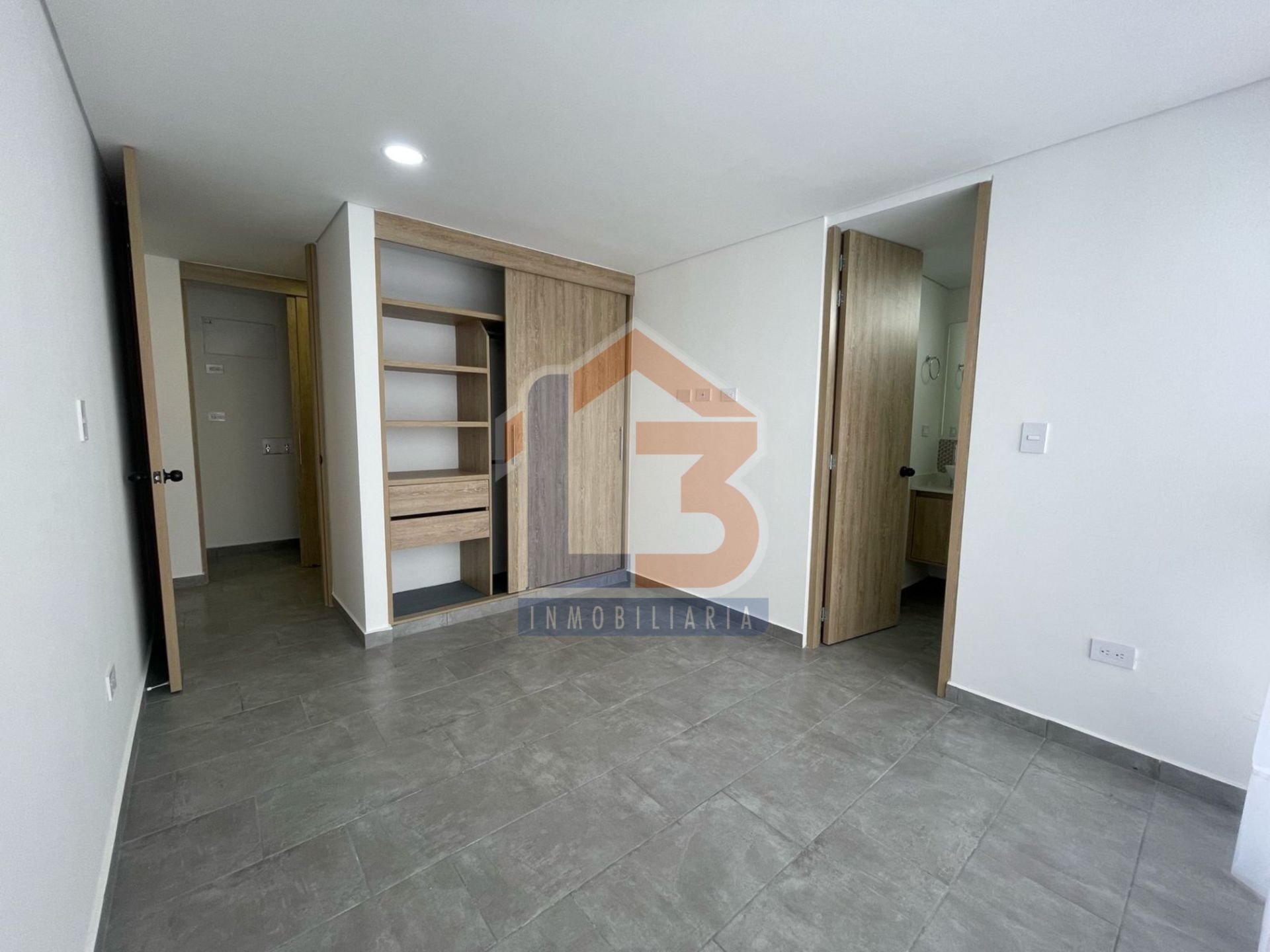 SE VENDE APTO  EN EL SECTOR LA CASTELLANA 20..jpg