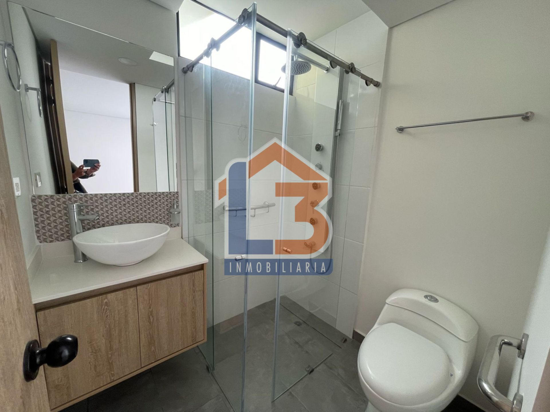 SE VENDE APTO  EN EL SECTOR LA CASTELLANA 21..jpg