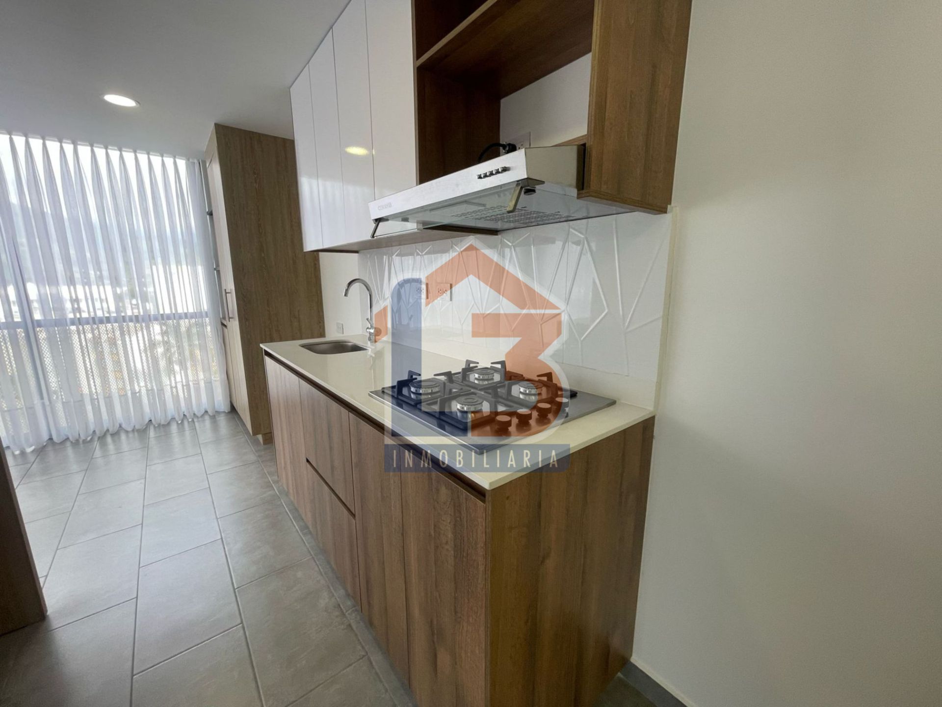 SE VENDE APTO  EN EL SECTOR LA CASTELLANA 26..jpg