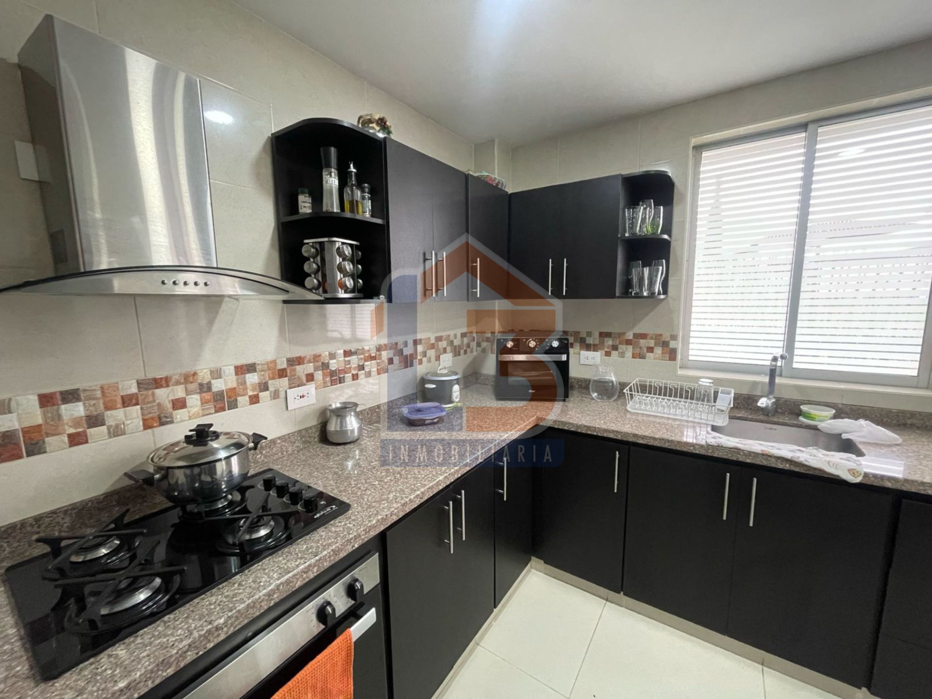 SE VENDE CASA AL NORTE  8..jpg