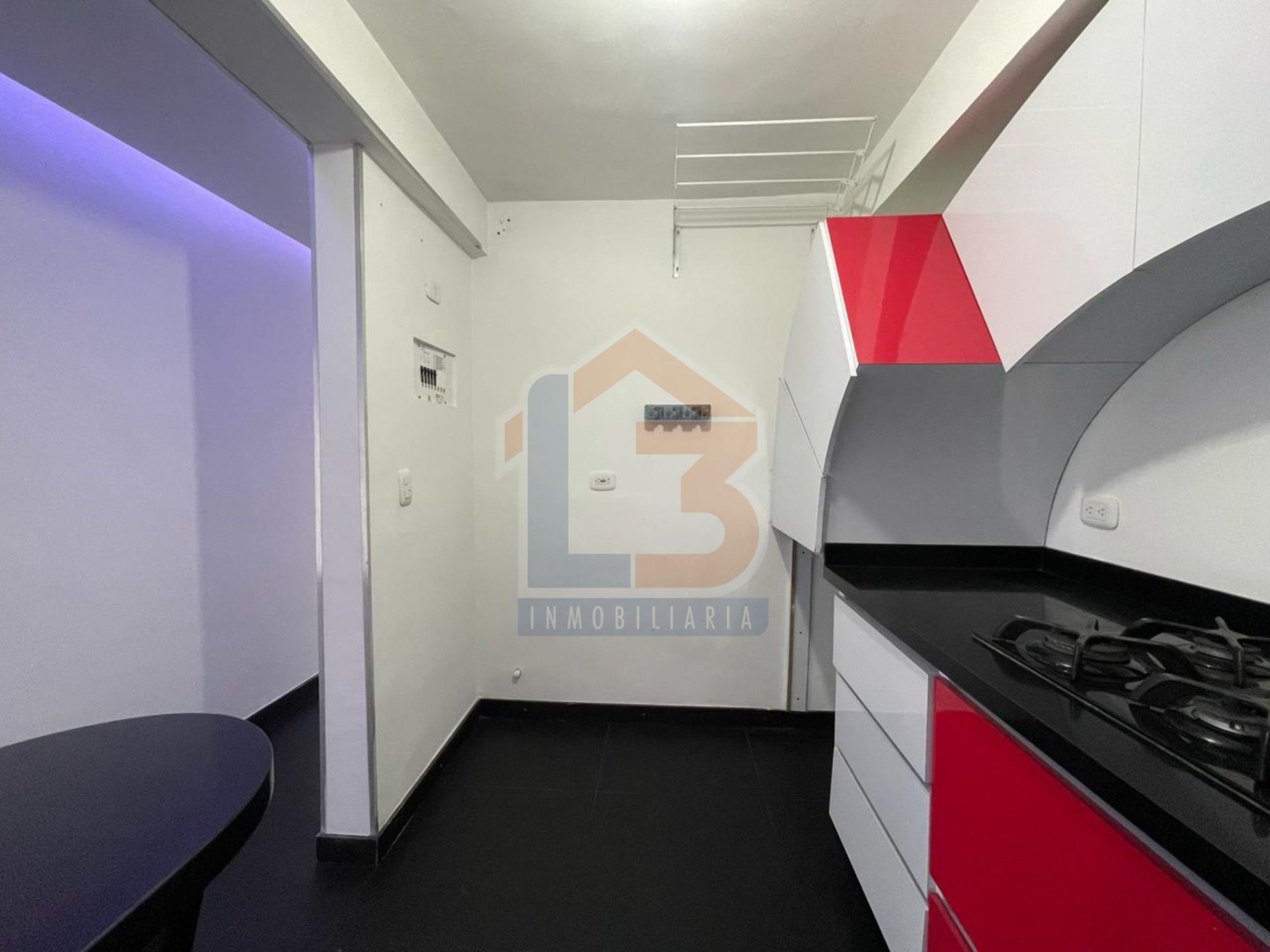 SE VENDE APTO SECTOR LA PAVONA 7..jpg