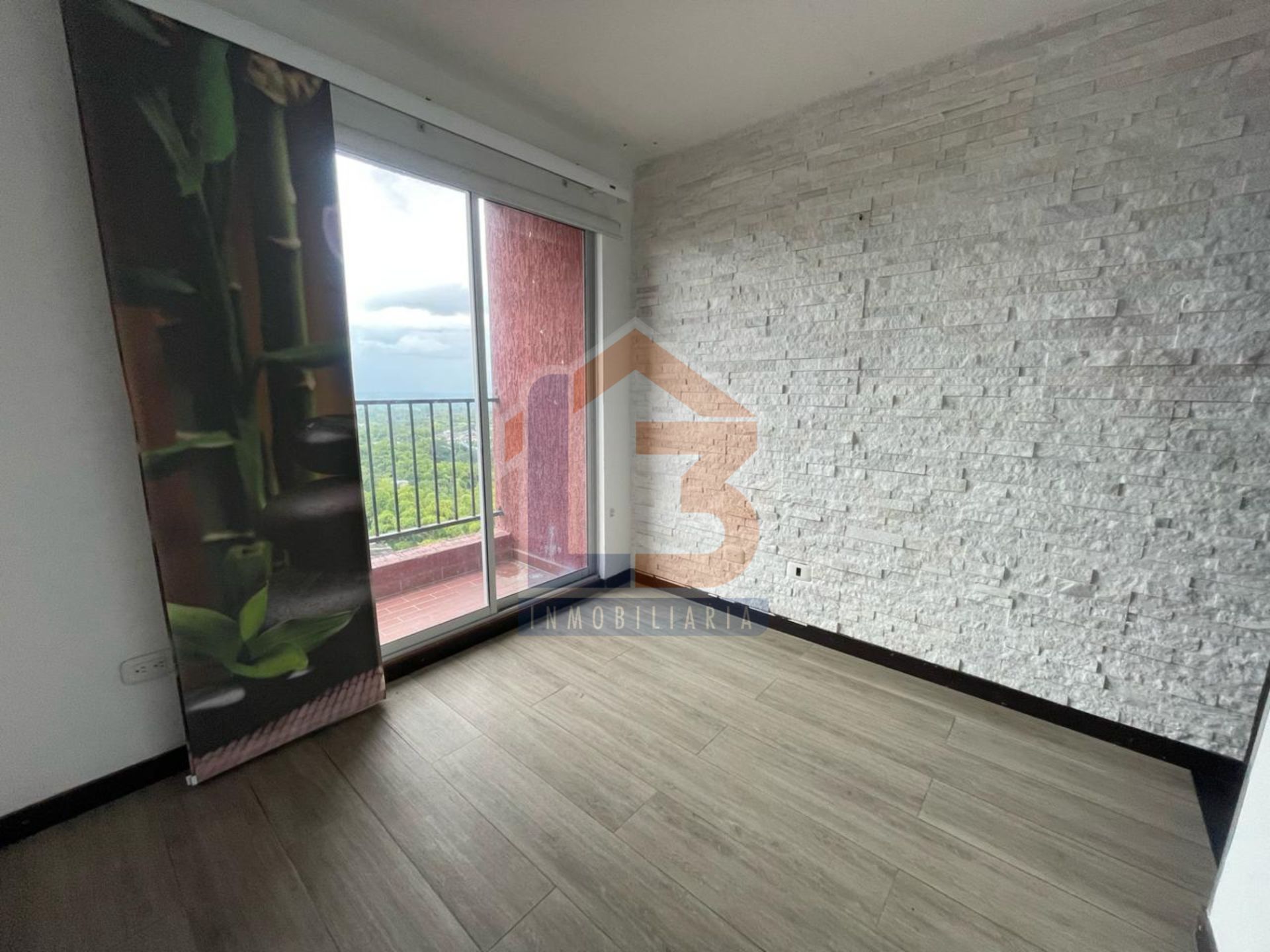 SE VENDE APTO SECTOR LA PAVONA 10..jpg
