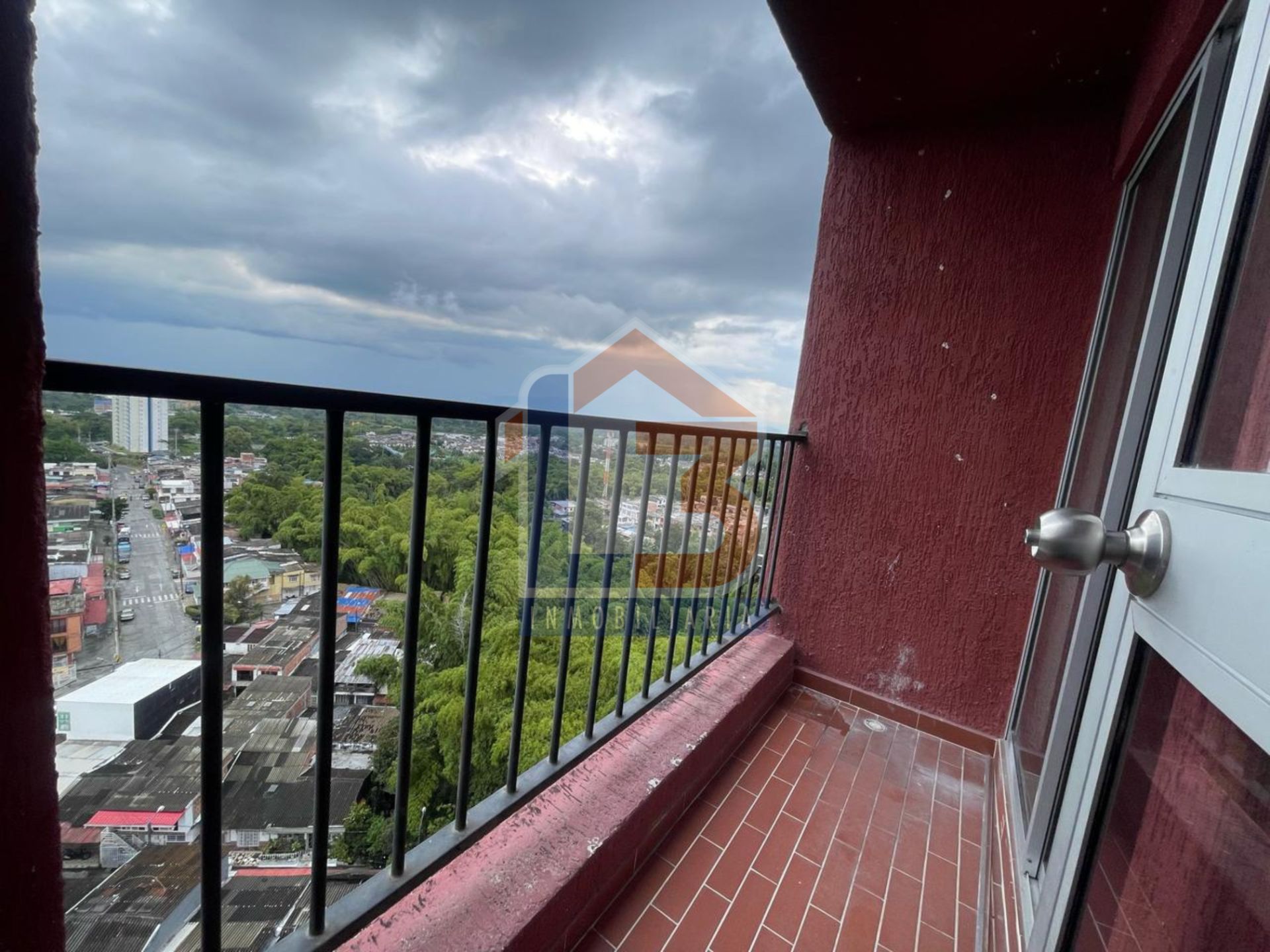 SE VENDE APTO SECTOR LA PAVONA 12..jpg