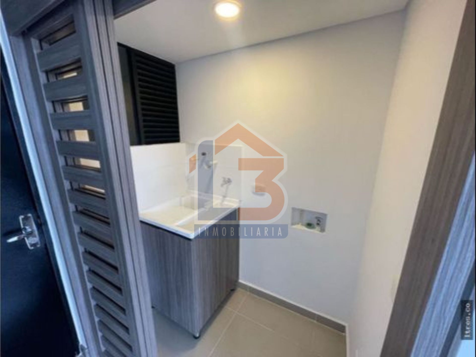 SE VENDE APTO AV. CENTENARIO 6..jpg