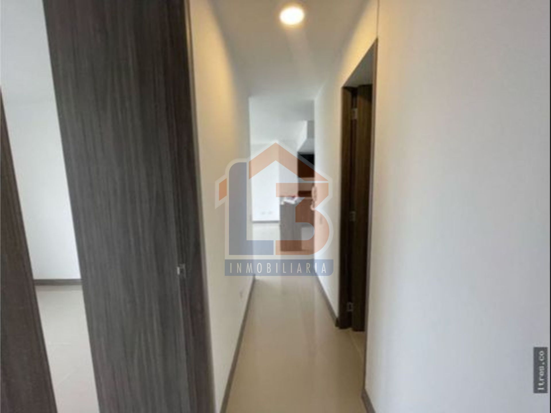 SE VENDE APTO AV. CENTENARIO 8..jpg