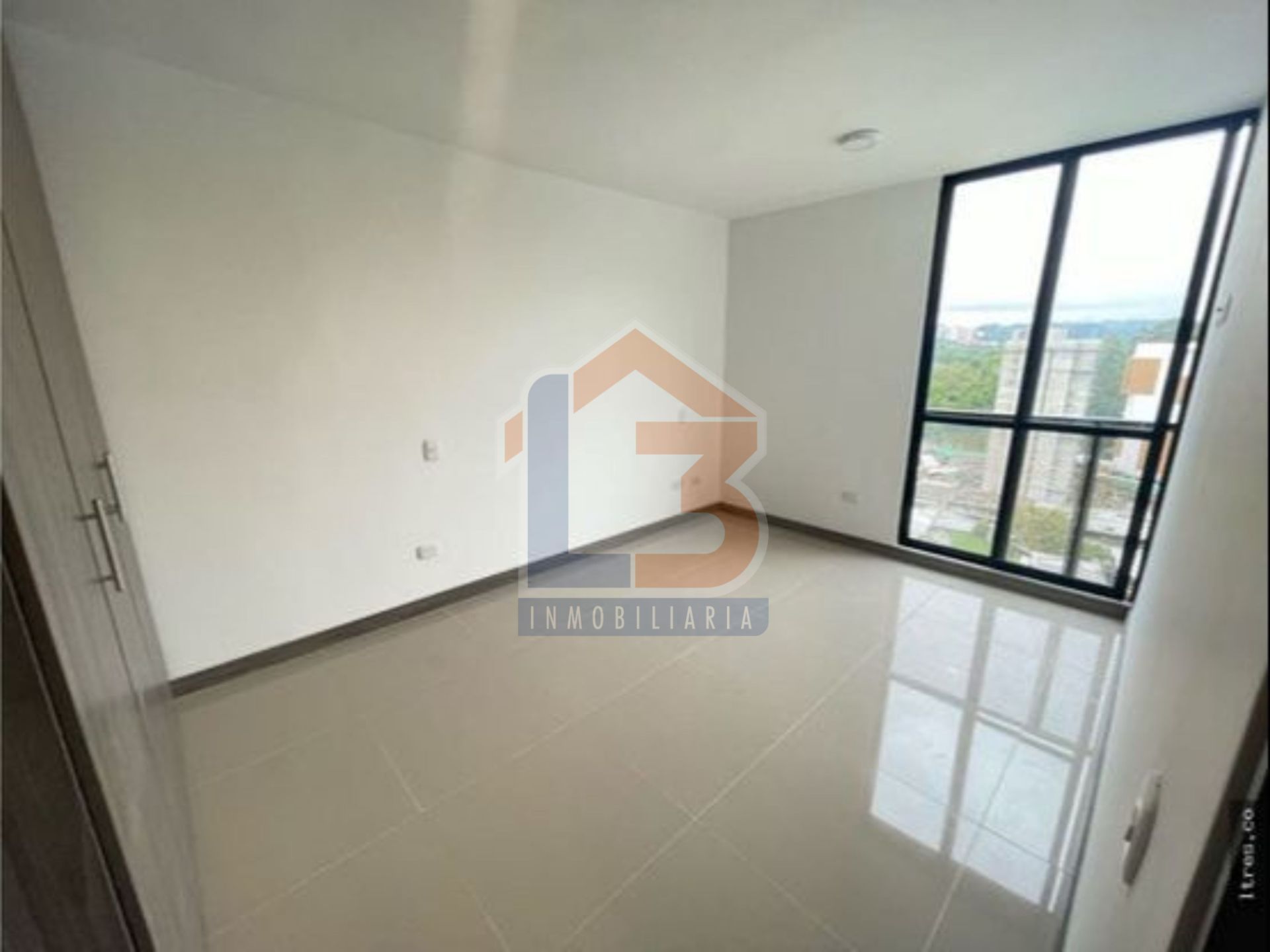 SE VENDE APTO AV. CENTENARIO 9..jpg