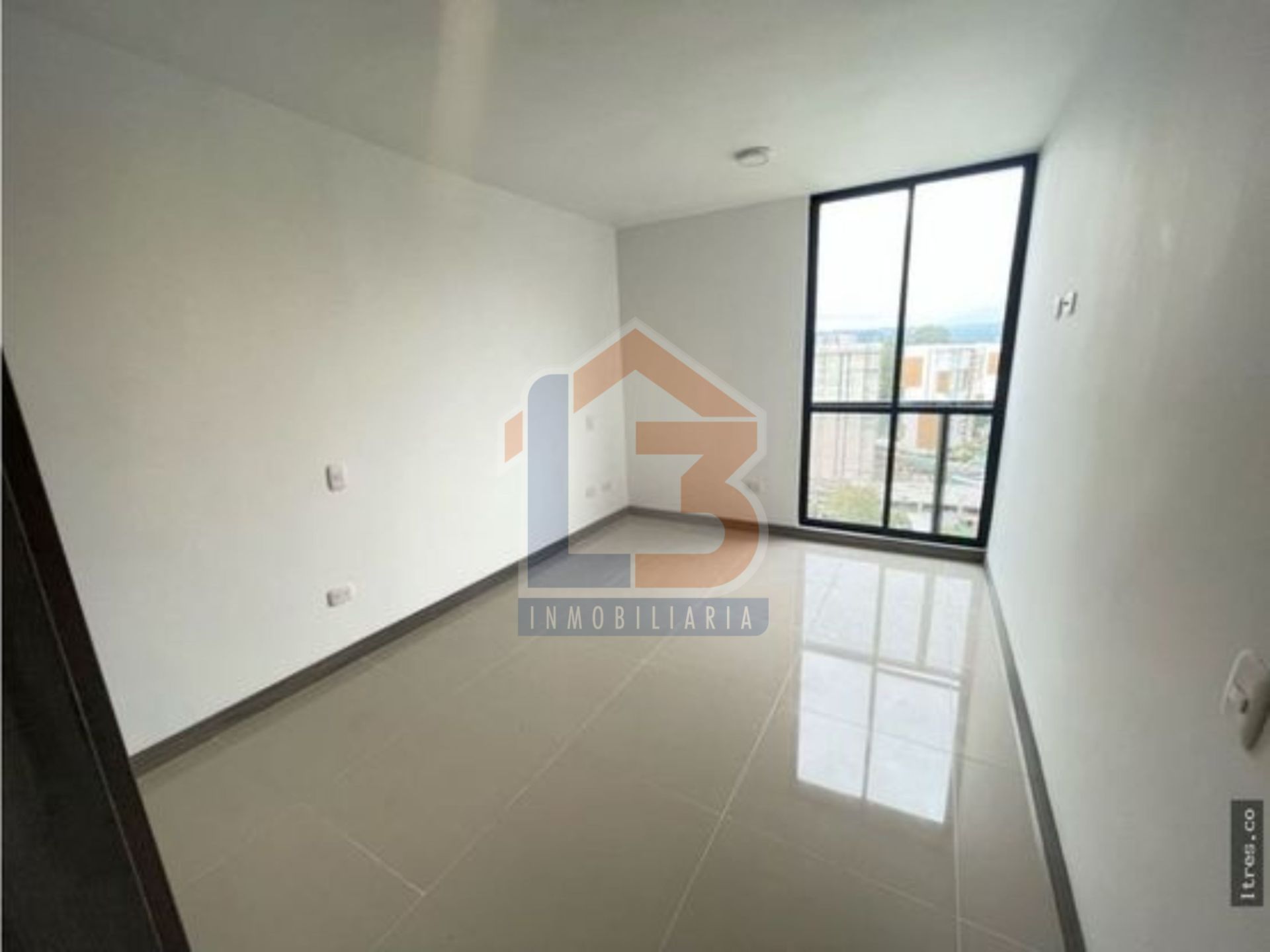 SE VENDE APTO AV. CENTENARIO 11..jpg