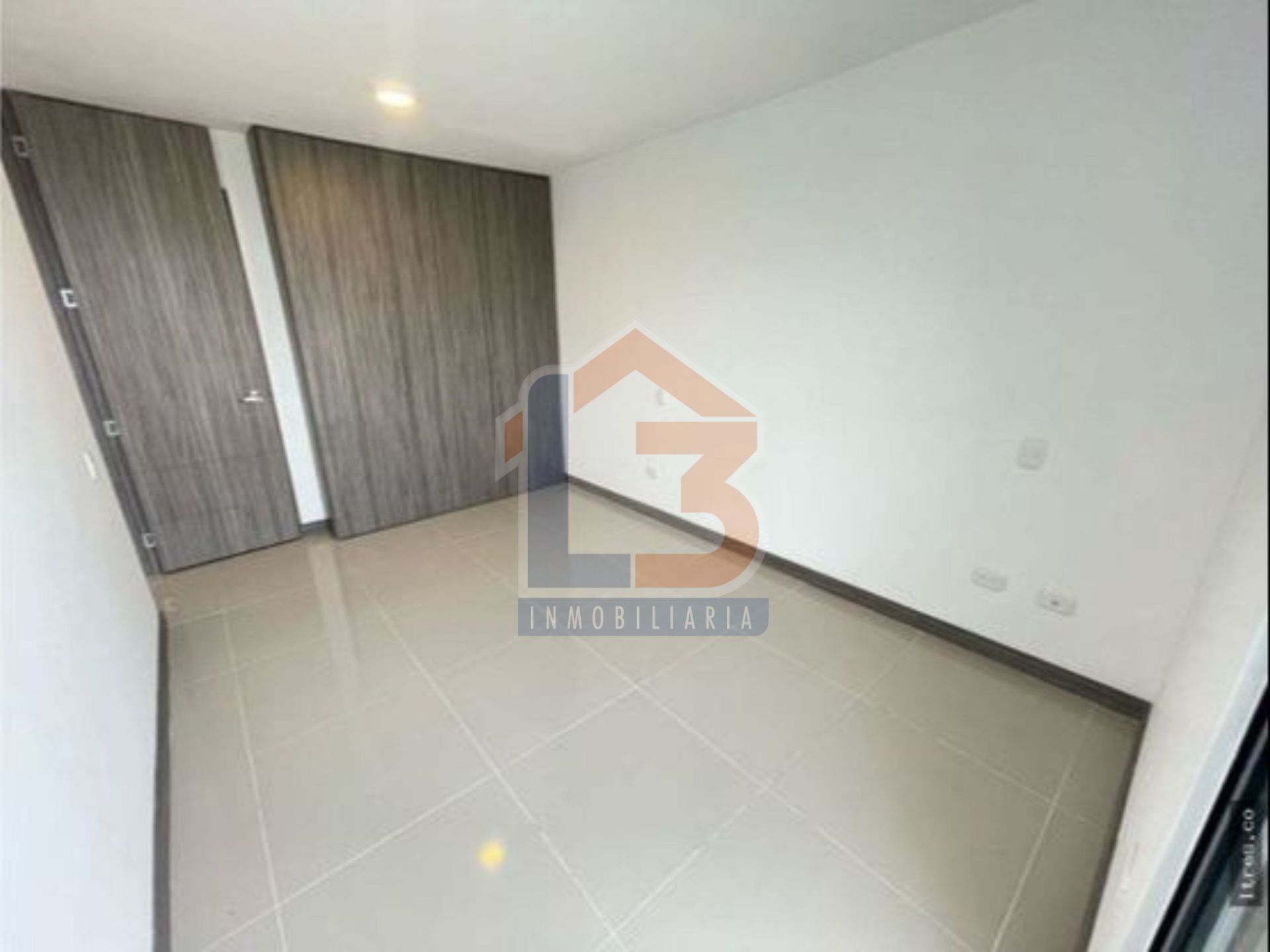 SE VENDE APTO AV. CENTENARIO 13..jpg