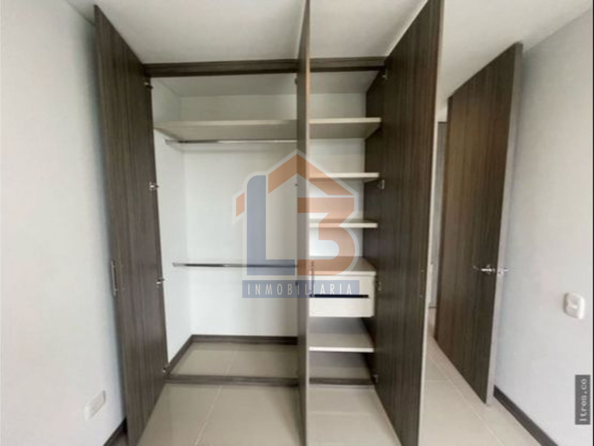 SE VENDE APTO AV. CENTENARIO 15..jpg
