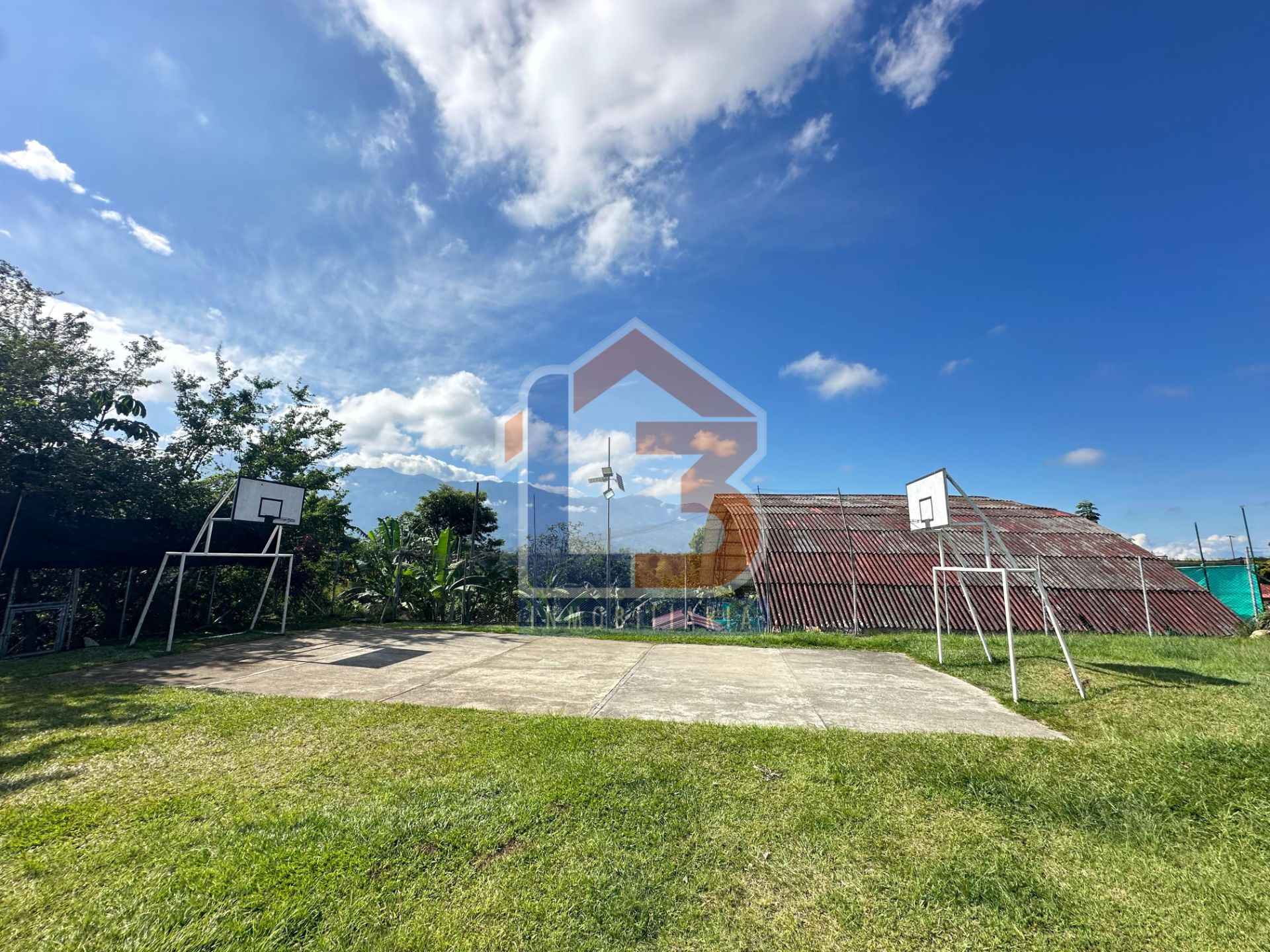 SE VENDE LOTE AL SUR  27..jpg