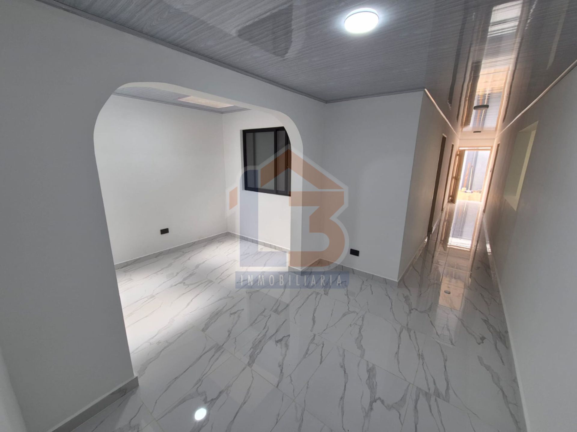 SE VENDE CASA EN LOS PROFESIONALES  9..jpg