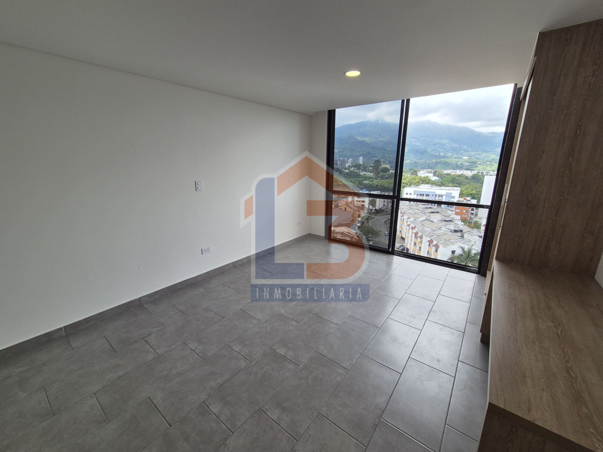SE VENDE APARTAESTUDIO EN EL NORTE 3..jpg