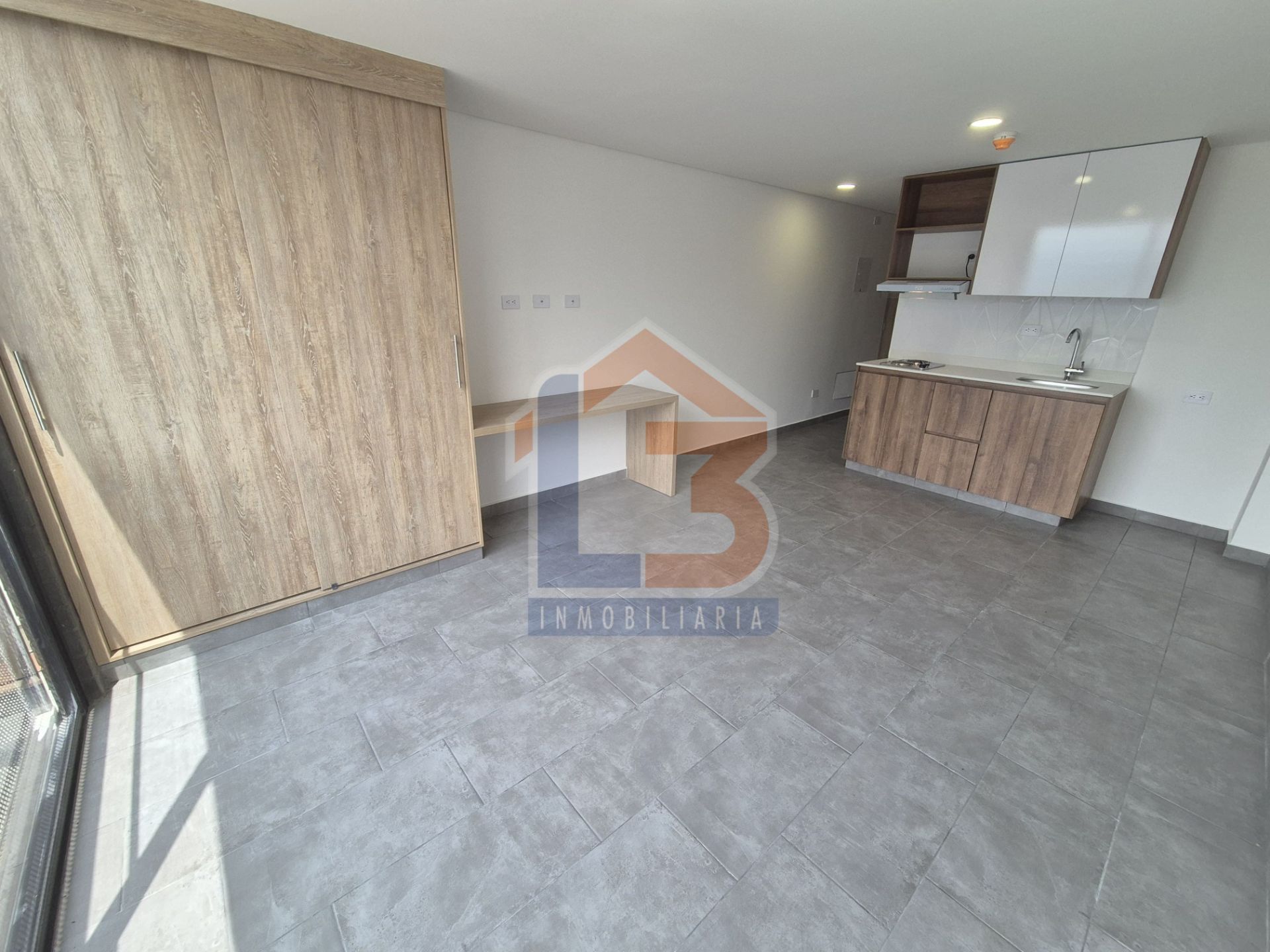 SE VENDE APARTAESTUDIO EN EL NORTE 9..jpg