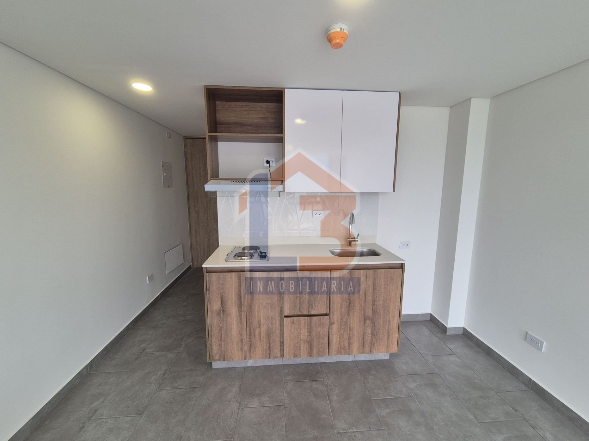 SE VENDE APARTAESTUDIO EN EL NORTE 13..jpg