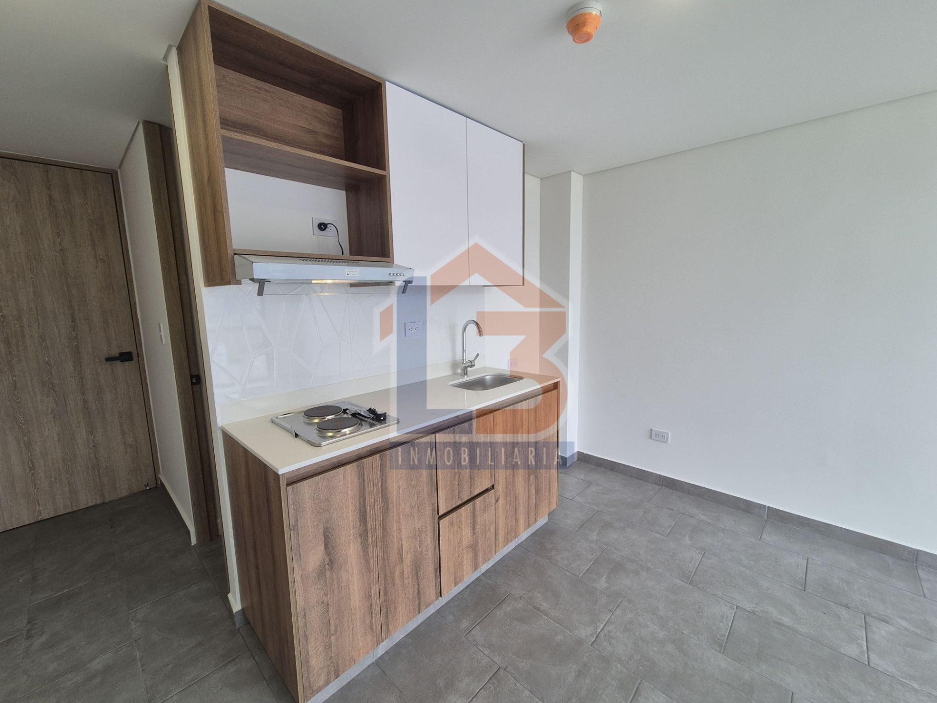 SE VENDE APARTAESTUDIO EN EL NORTE 14..jpg