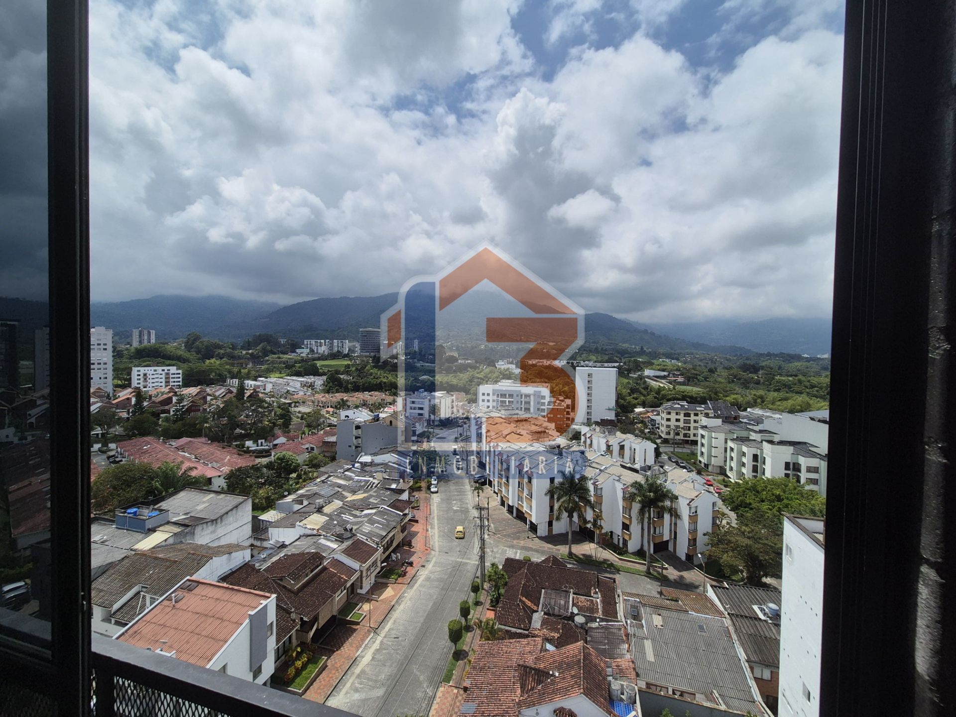 SE VENDE APARTAESTUDIO EN EL NORTE 18..jpg