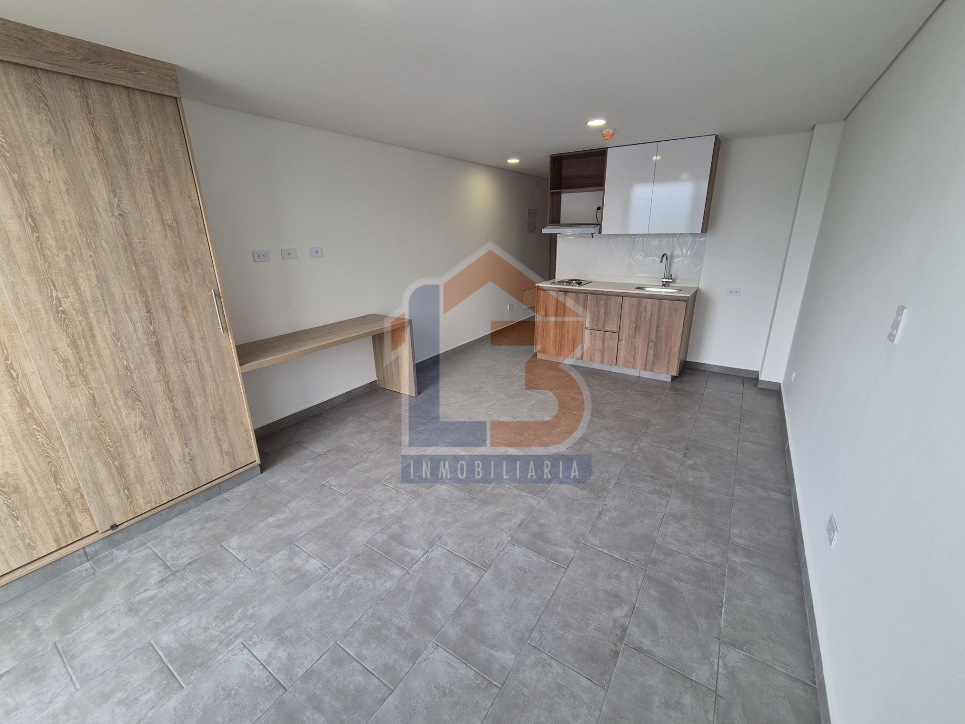 SE VENDE APARTAESTUDIO EN EL NORTE 23..jpg