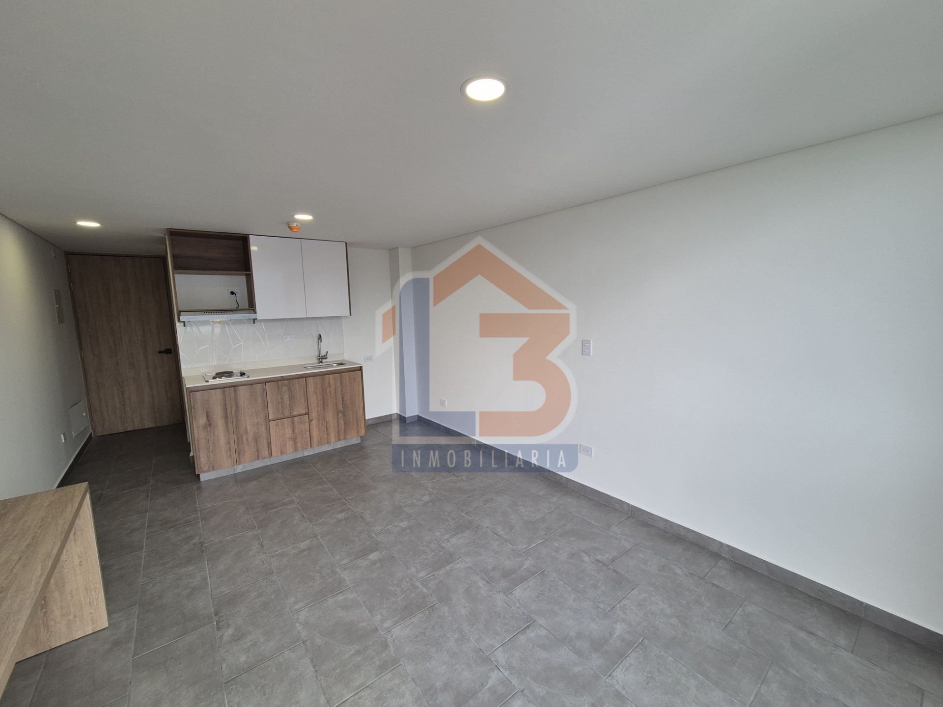SE VENDE APARTAESTUDIO EN EL NORTE 24..jpg