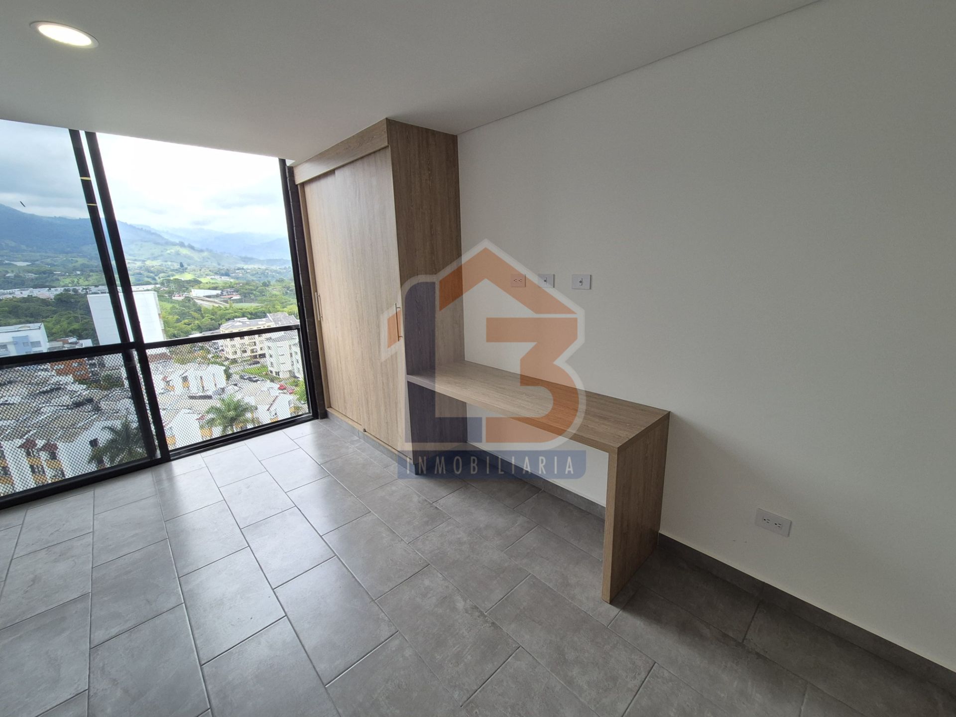 SE VENDE APARTAESTUDIO EN EL NORTE 27..jpg
