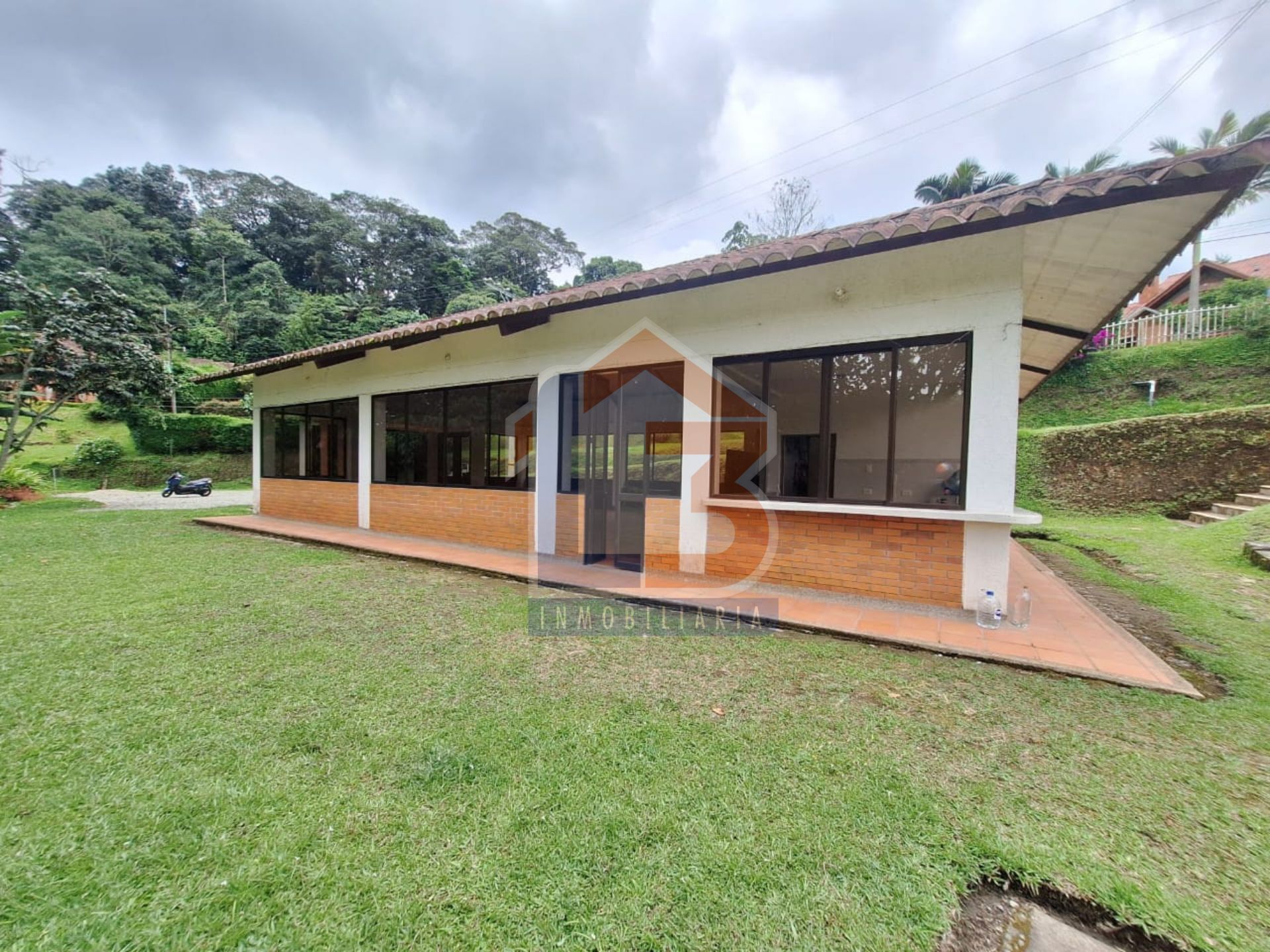 SE VENDE CASA CAMPESTE A LAS FUERAS DE CIRCASIA 81..jpg