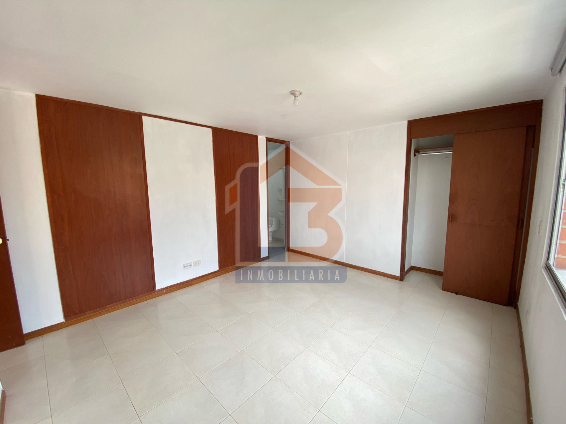 SE VENDE APARTAMENTO EN MEDELLÍN  14..jpg
