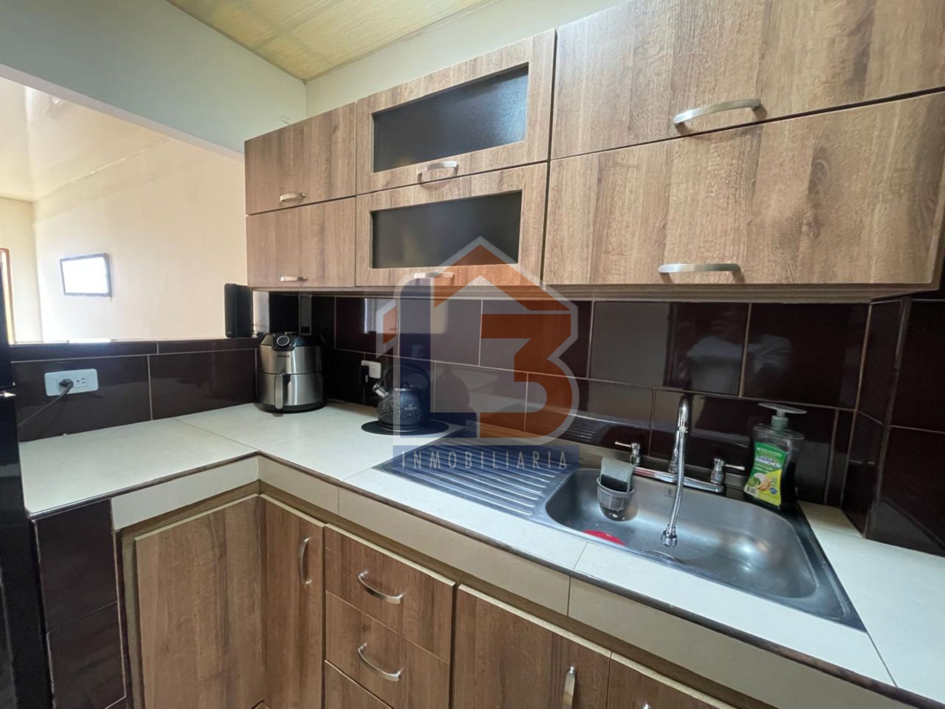 SE VENDE CASA EN EL BARRIO LA GRECIA  8..jpg