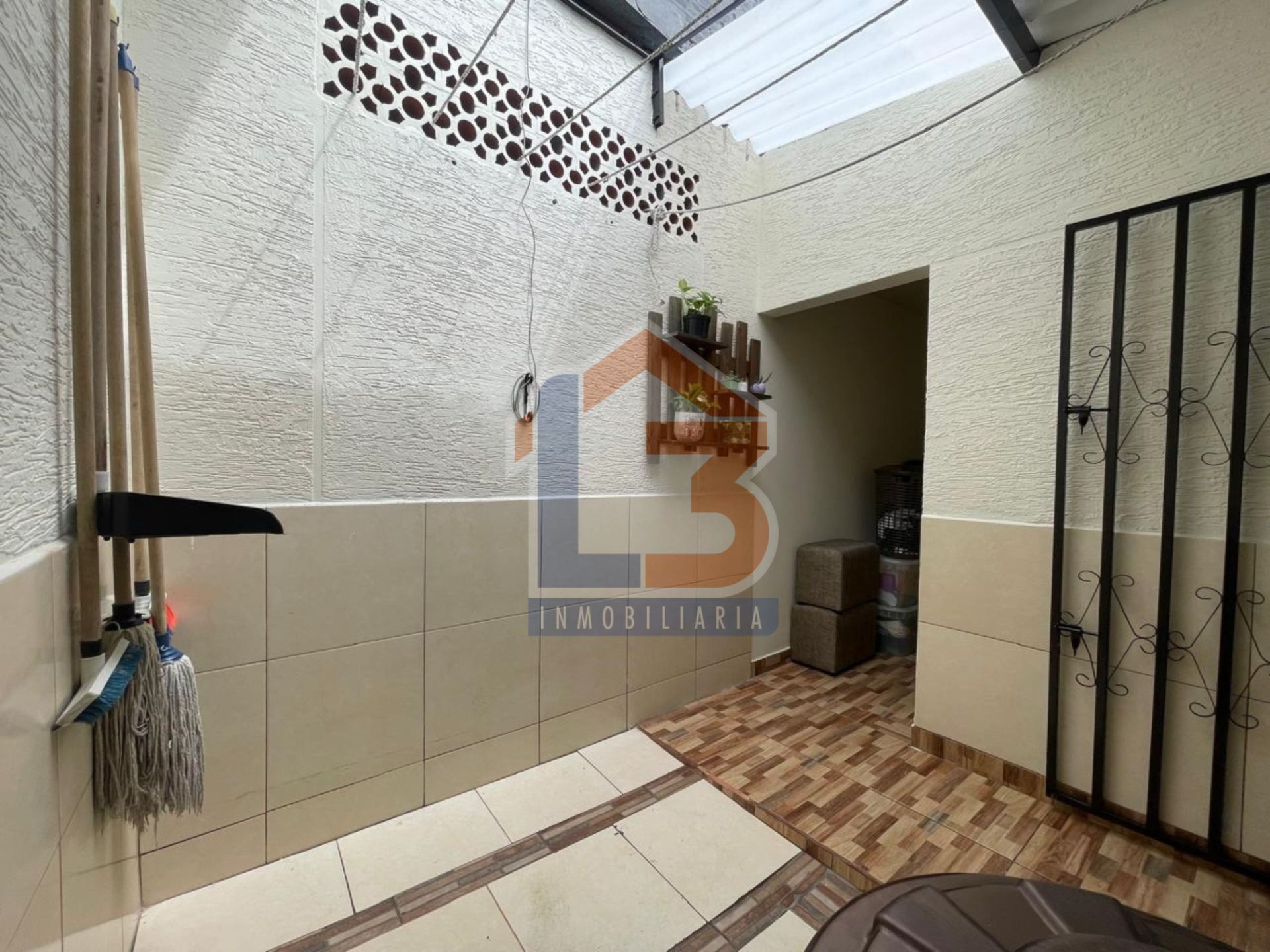 SE VENDE CASA EN EL BARRIO LA GRECIA  25..jpg