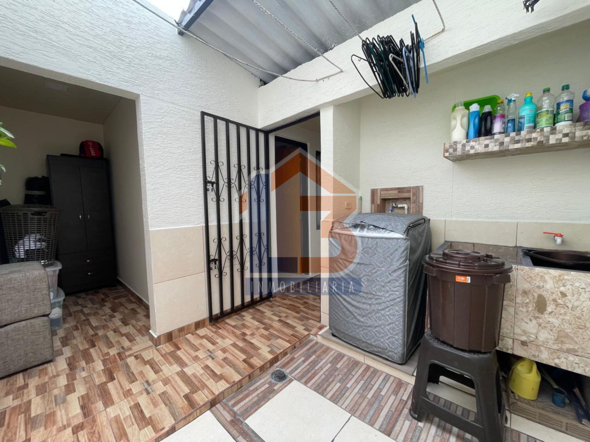 SE VENDE CASA EN EL BARRIO LA GRECIA  26..jpg