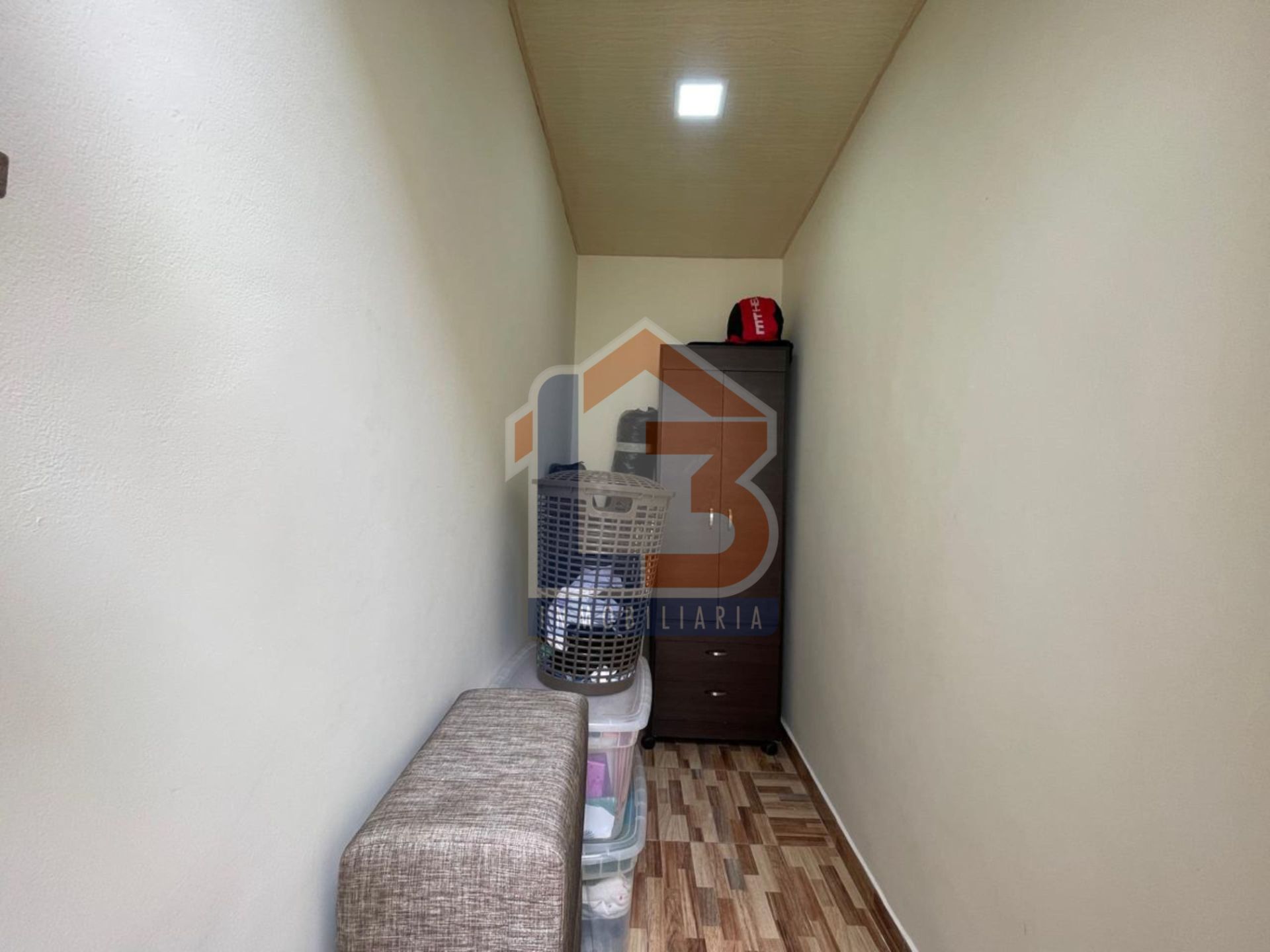 SE VENDE CASA EN EL BARRIO LA GRECIA  30..jpg