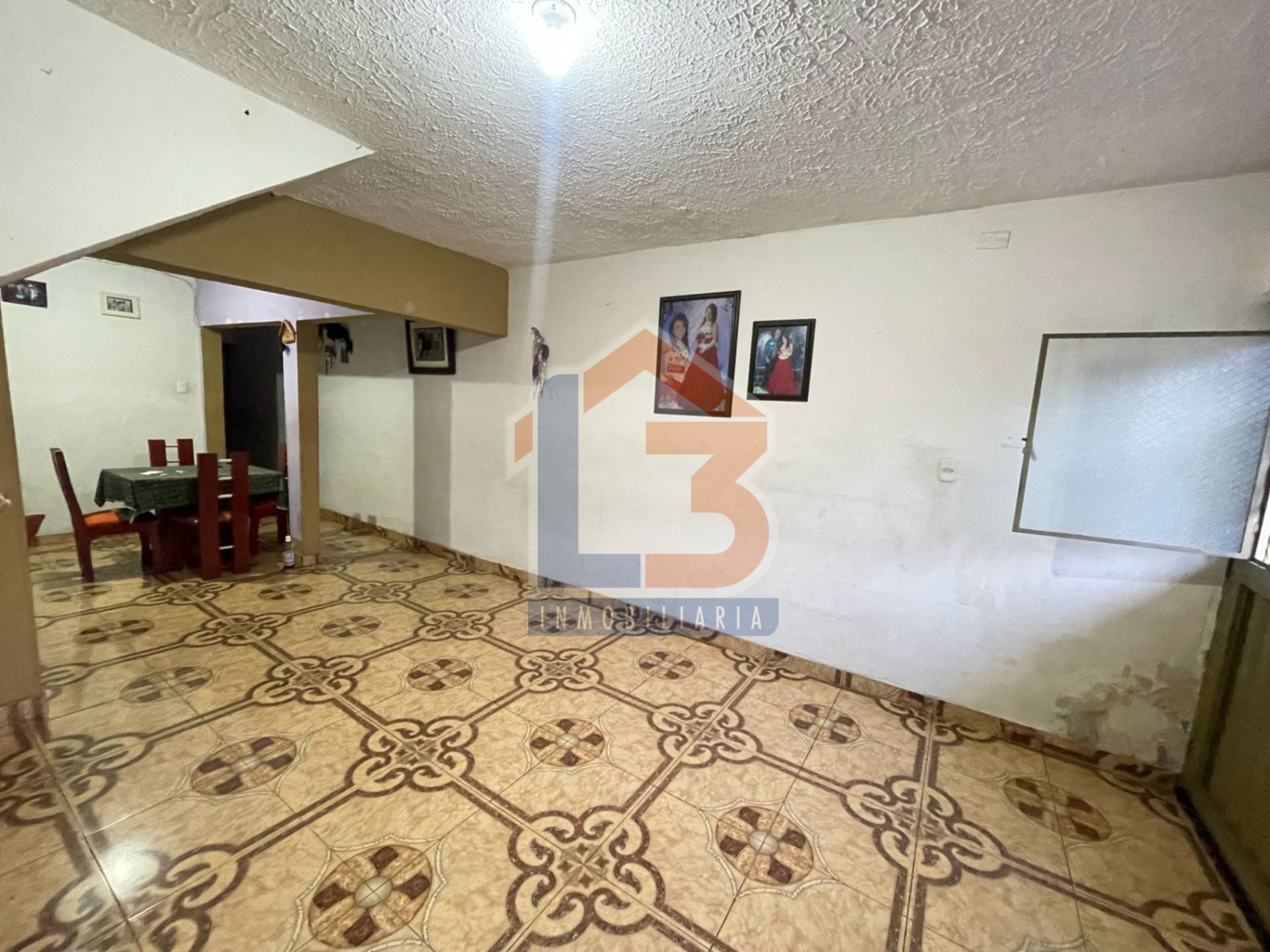 SE VENDE CASA EN EL SECTOR GRANADA 1..jpg