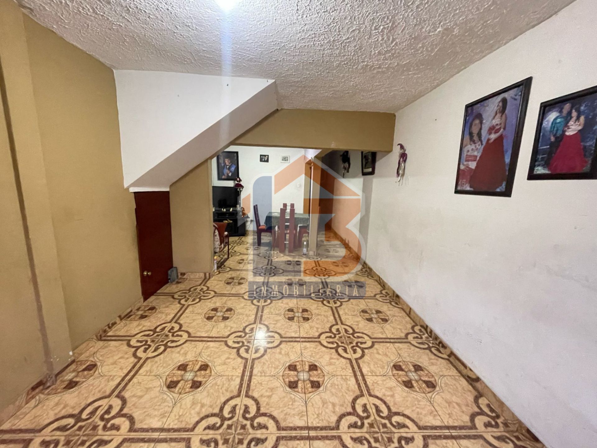 SE VENDE CASA EN EL SECTOR GRANADA 3..jpg