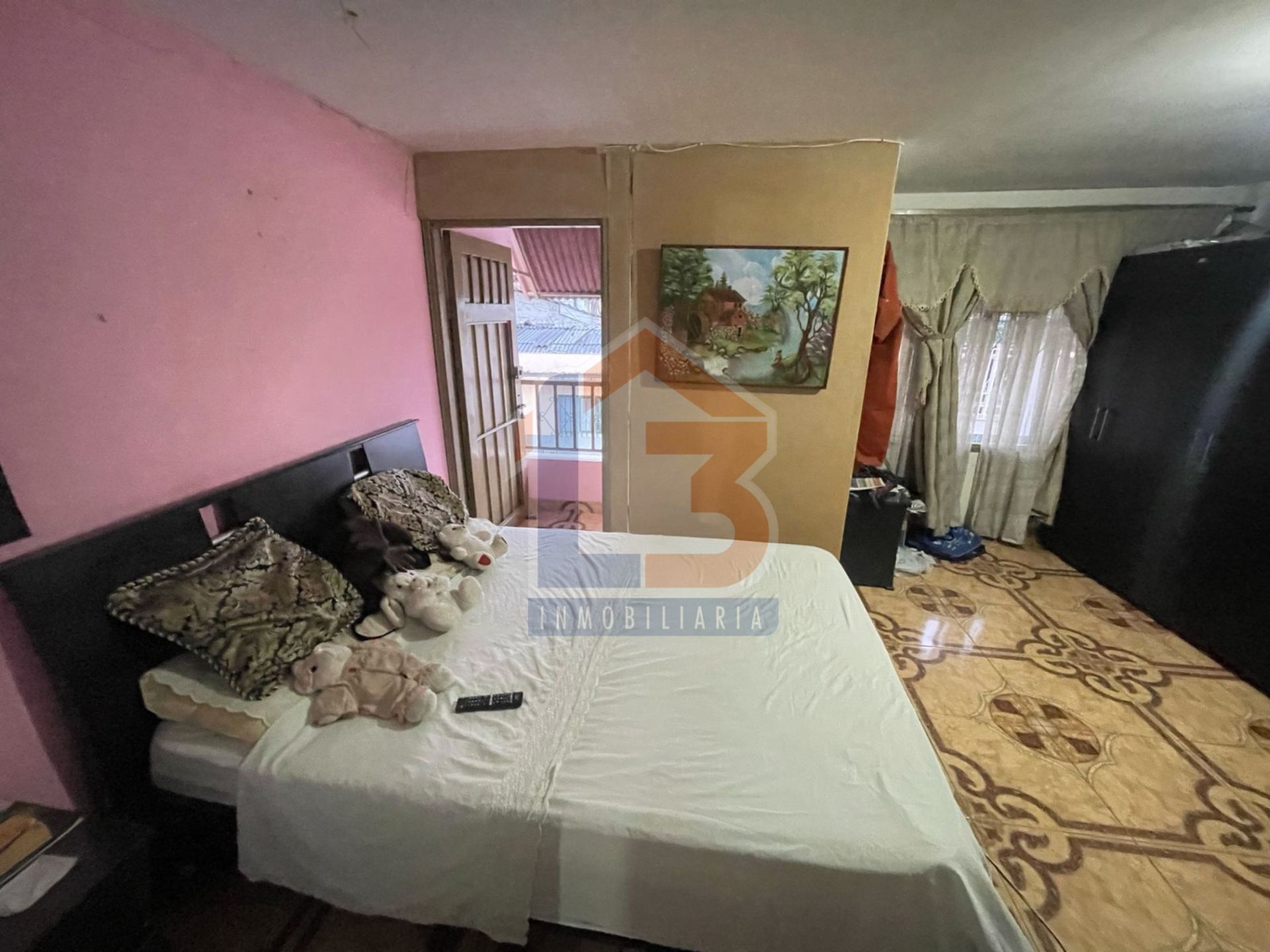 SE VENDE CASA EN EL SECTOR GRANADA 16..jpg