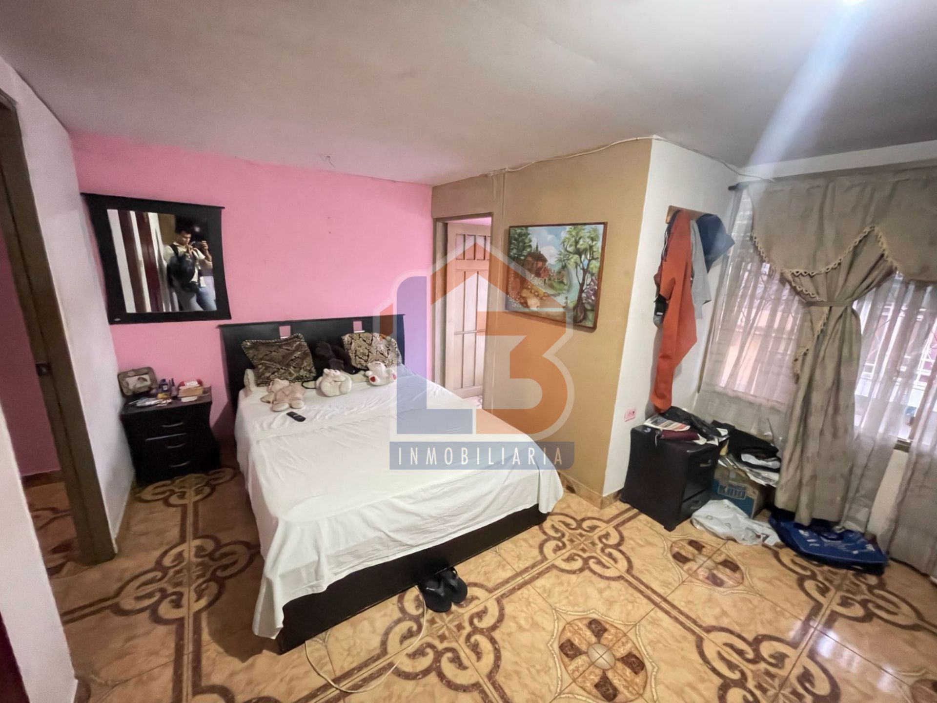 SE VENDE CASA EN EL SECTOR GRANADA 14..jpg