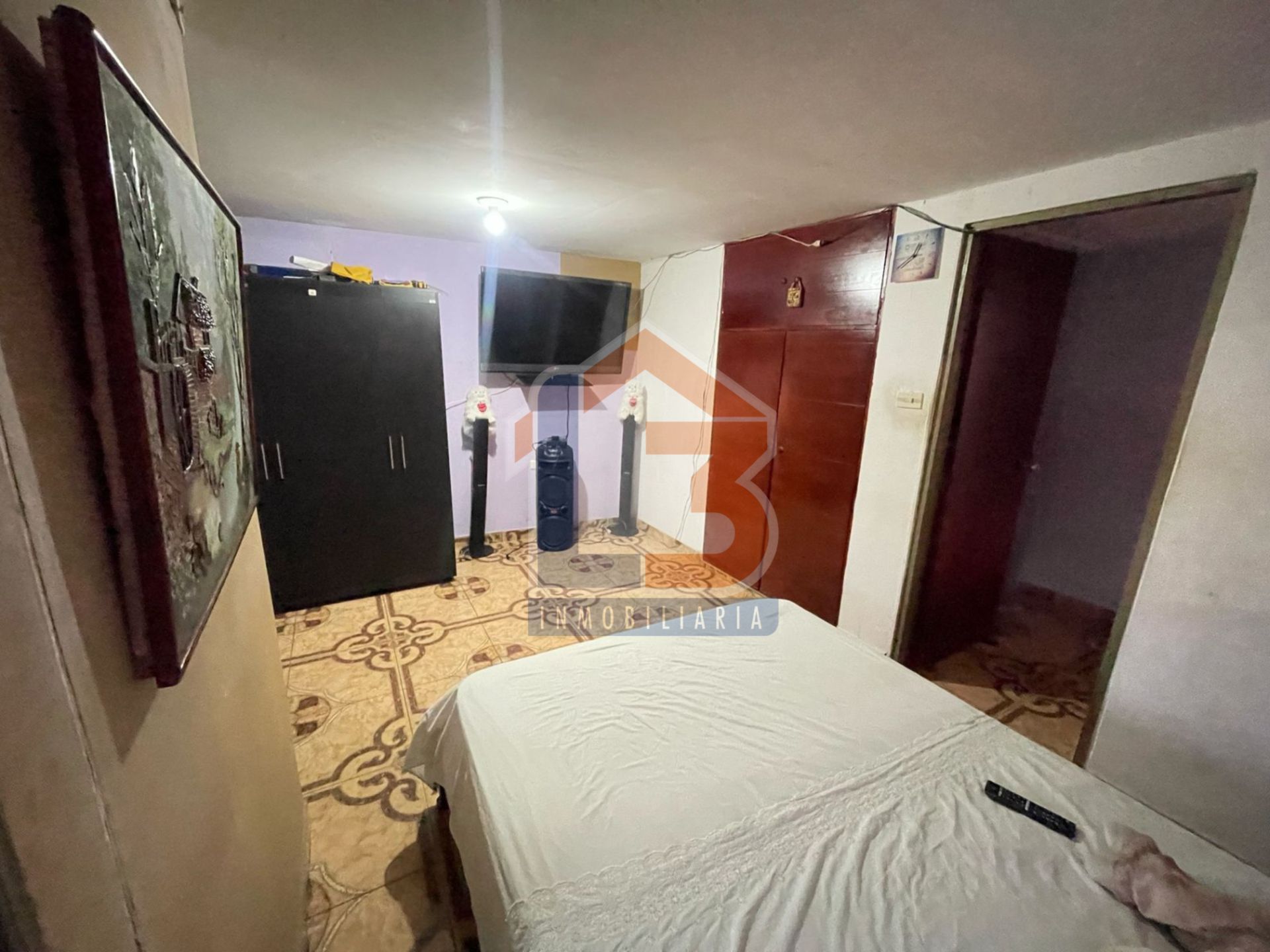 SE VENDE CASA EN EL SECTOR GRANADA 17..jpg