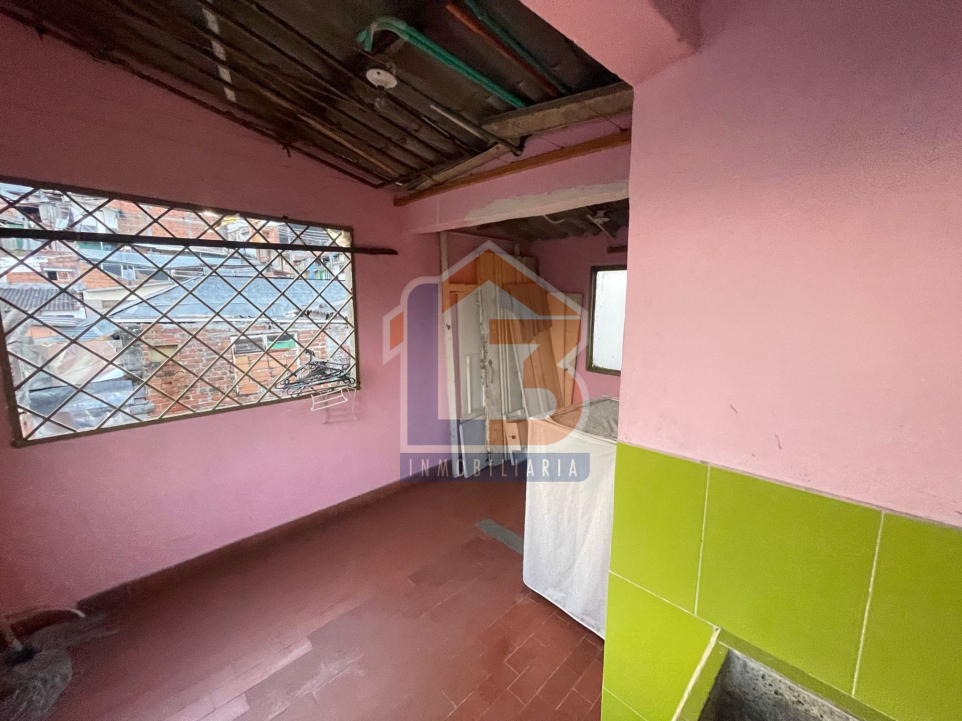 SE VENDE CASA EN EL SECTOR GRANADA 21.jpg