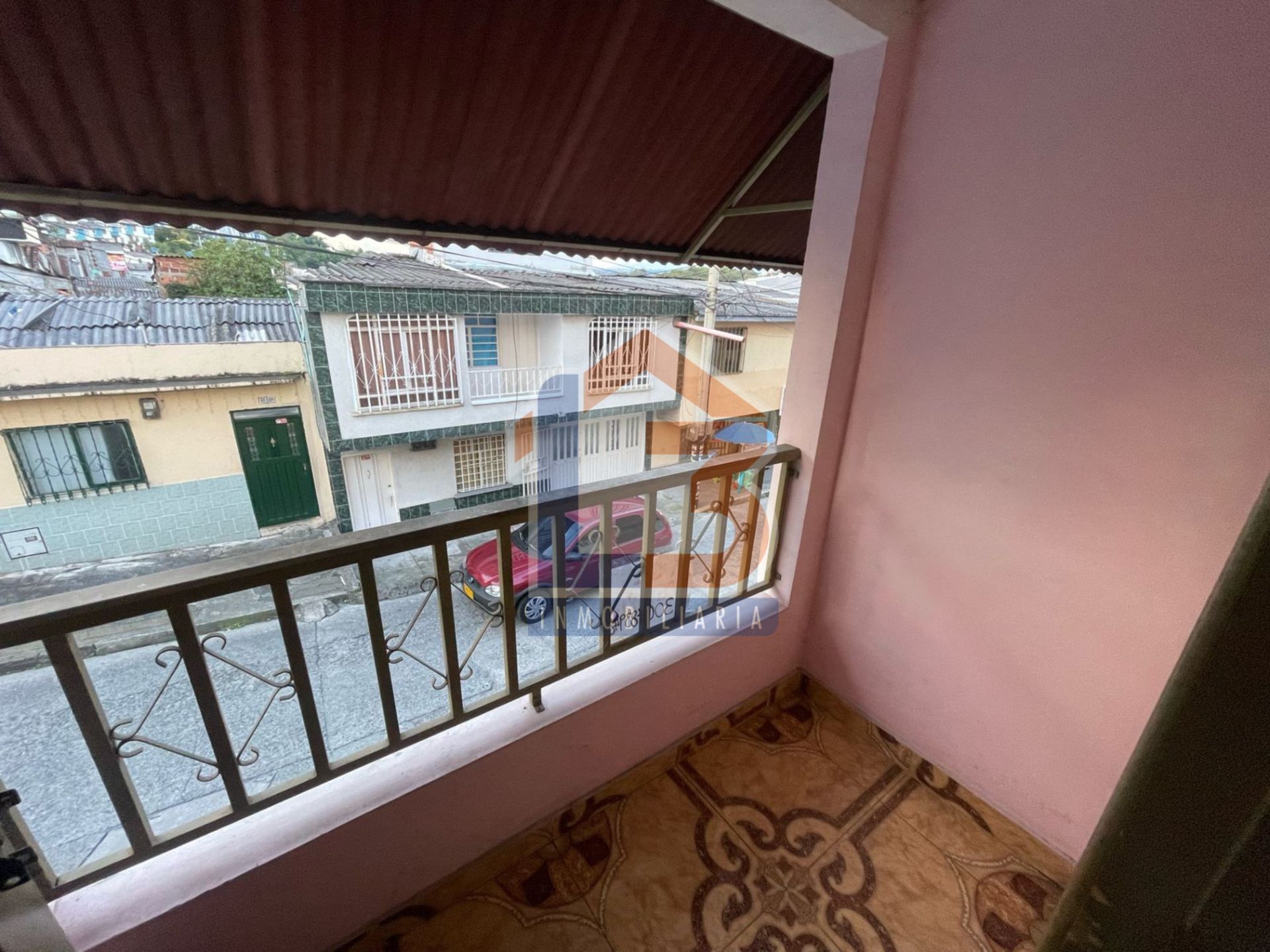SE VENDE CASA EN EL SECTOR GRANADA 30..jpg