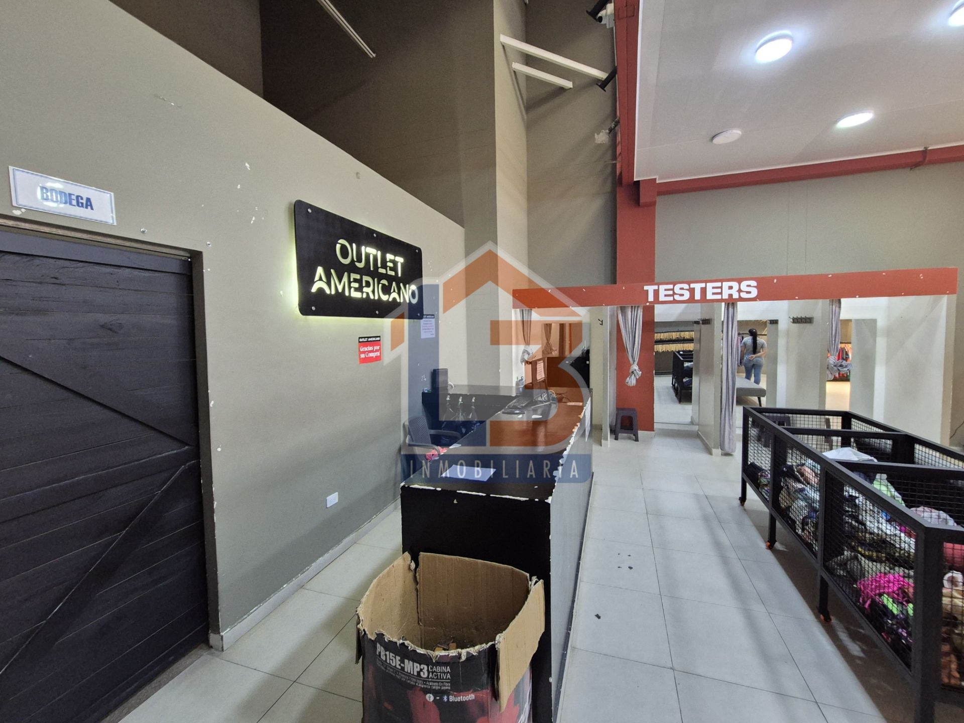 SE VENDE LOCAL COMERCIAL EN EL CENTRO 12..jpg