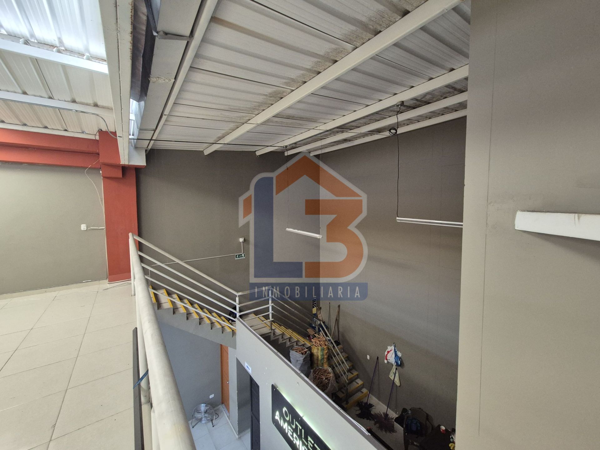 SE VENDE LOCAL COMERCIAL EN EL CENTRO 20..jpg