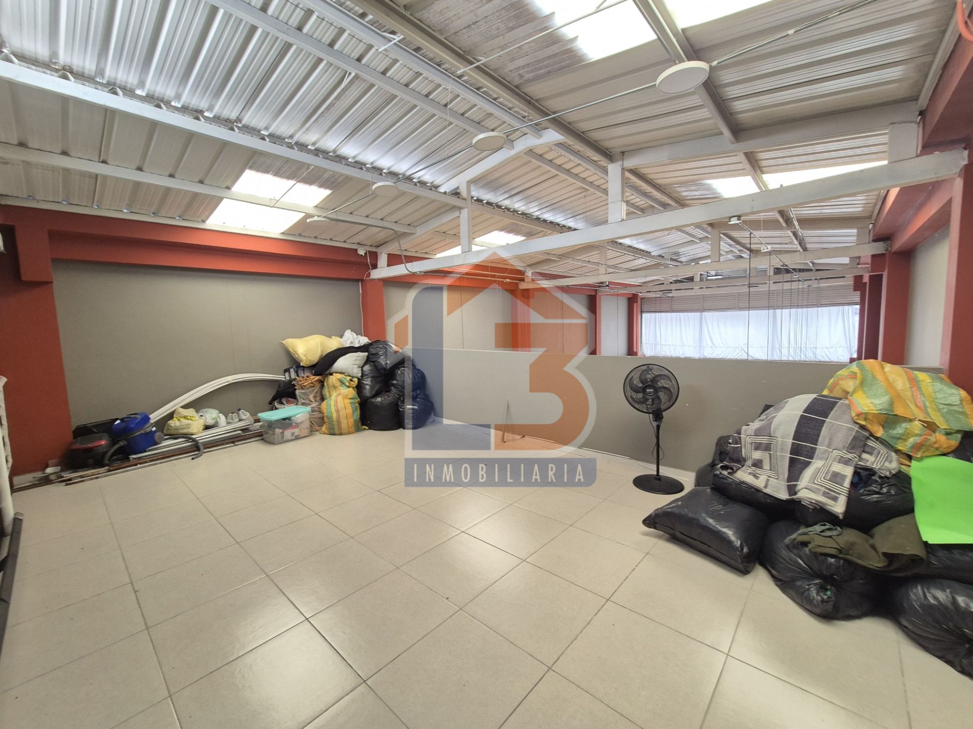 SE VENDE LOCAL COMERCIAL EN EL CENTRO 22..jpg
