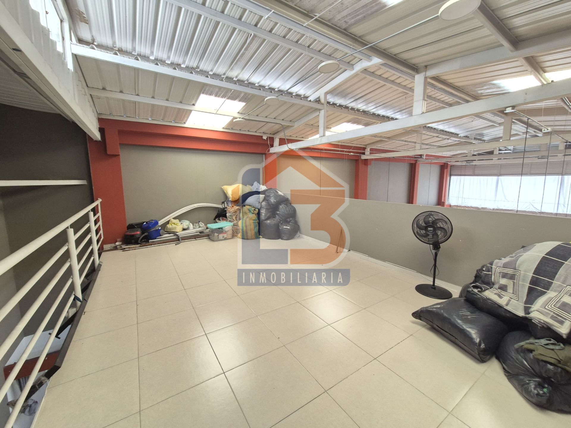SE VENDE LOCAL COMERCIAL EN EL CENTRO 23..jpg
