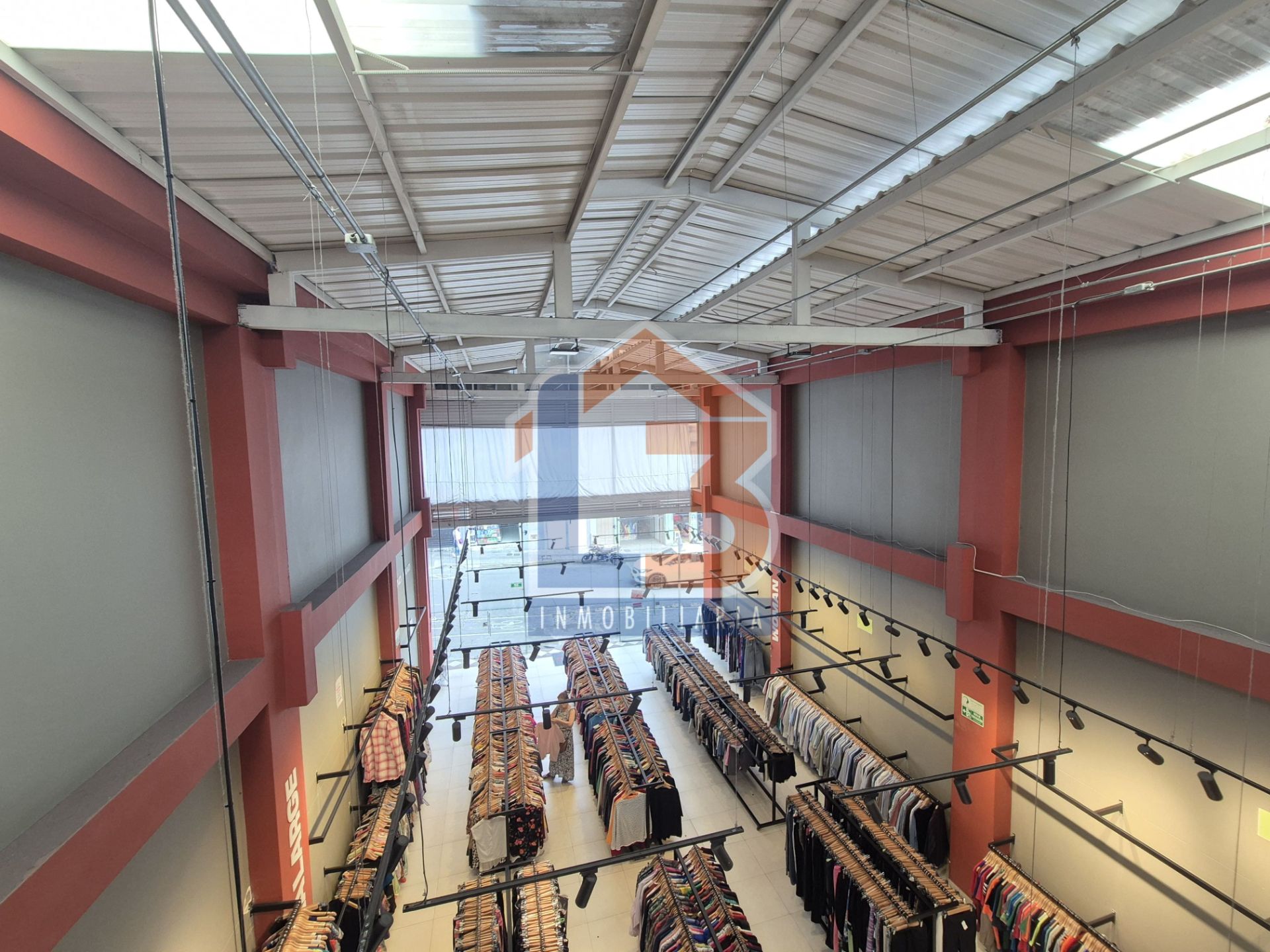 SE VENDE LOCAL COMERCIAL EN EL CENTRO 26..jpg