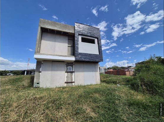 SE VENDE CASA VIA LA TEBAIDA 19..jpeg
